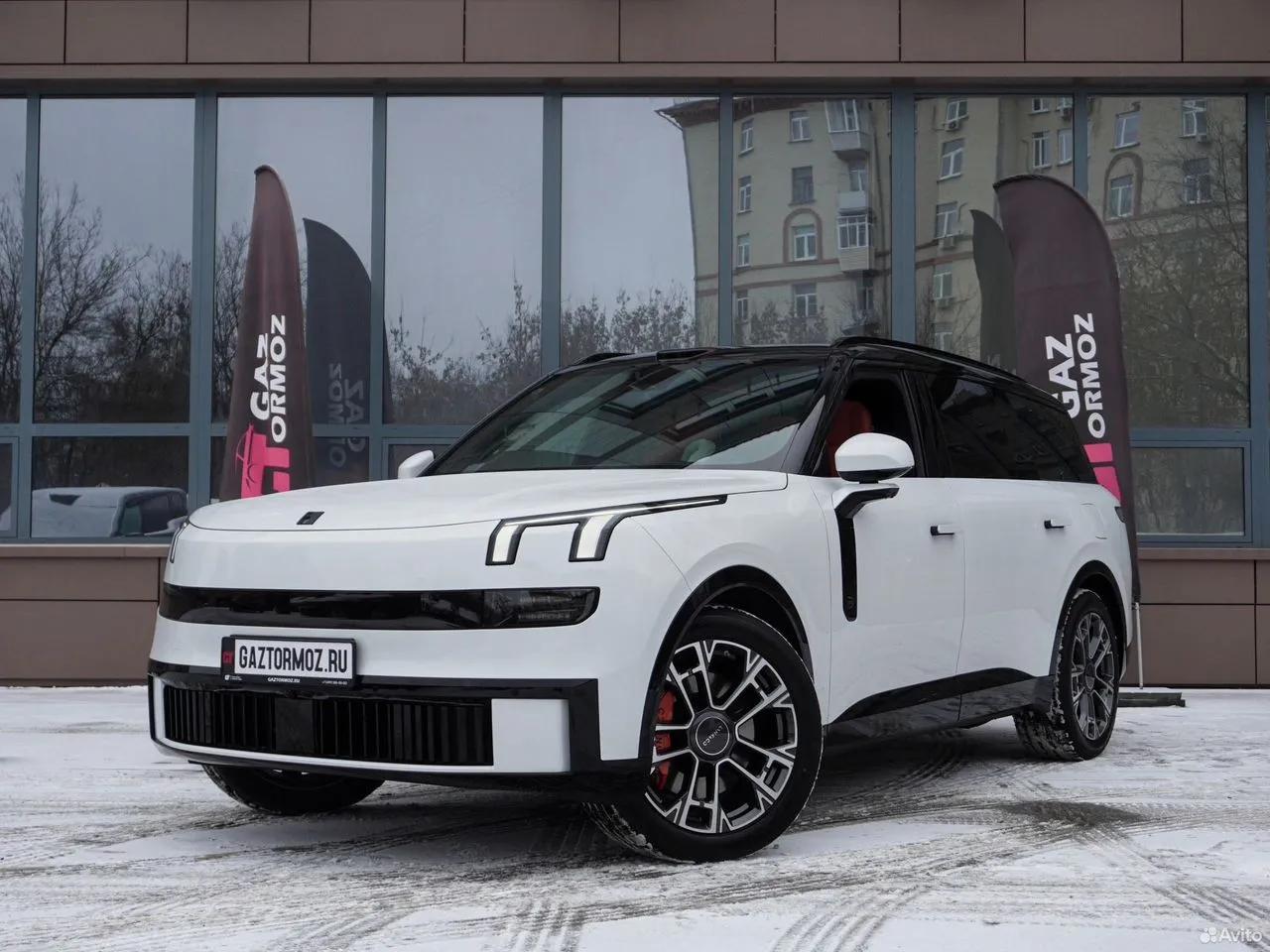 Lynk & Co 900 2.0hyb 4WD AT (734 л.с.) 2025 г. 1 км