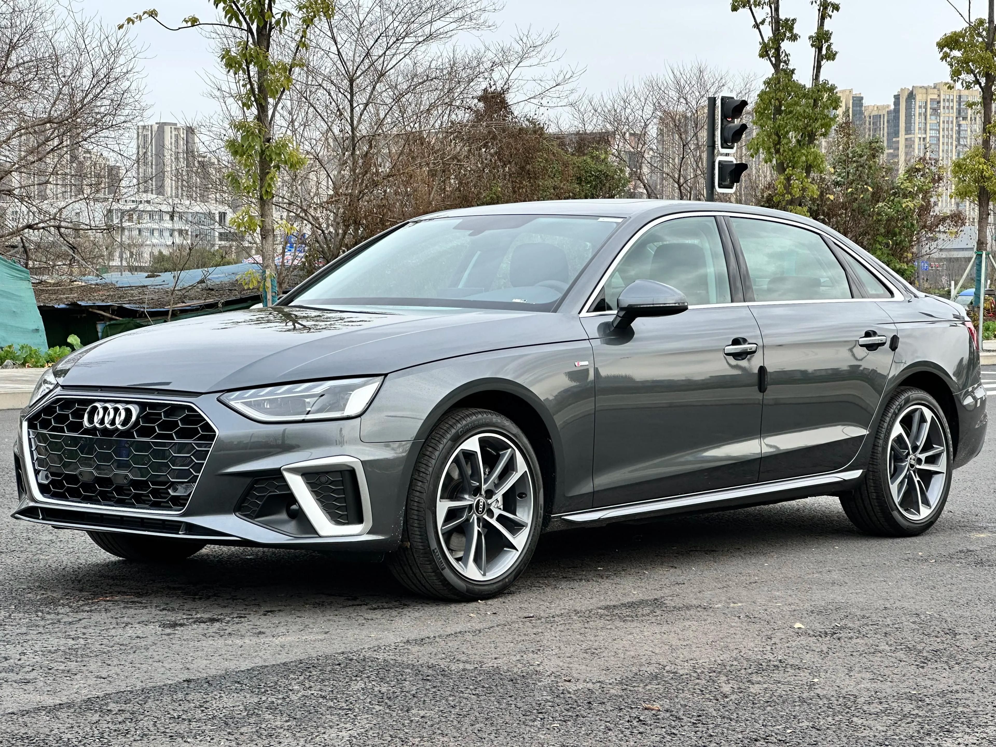 Audi A4L 2021 г. 68043 км.