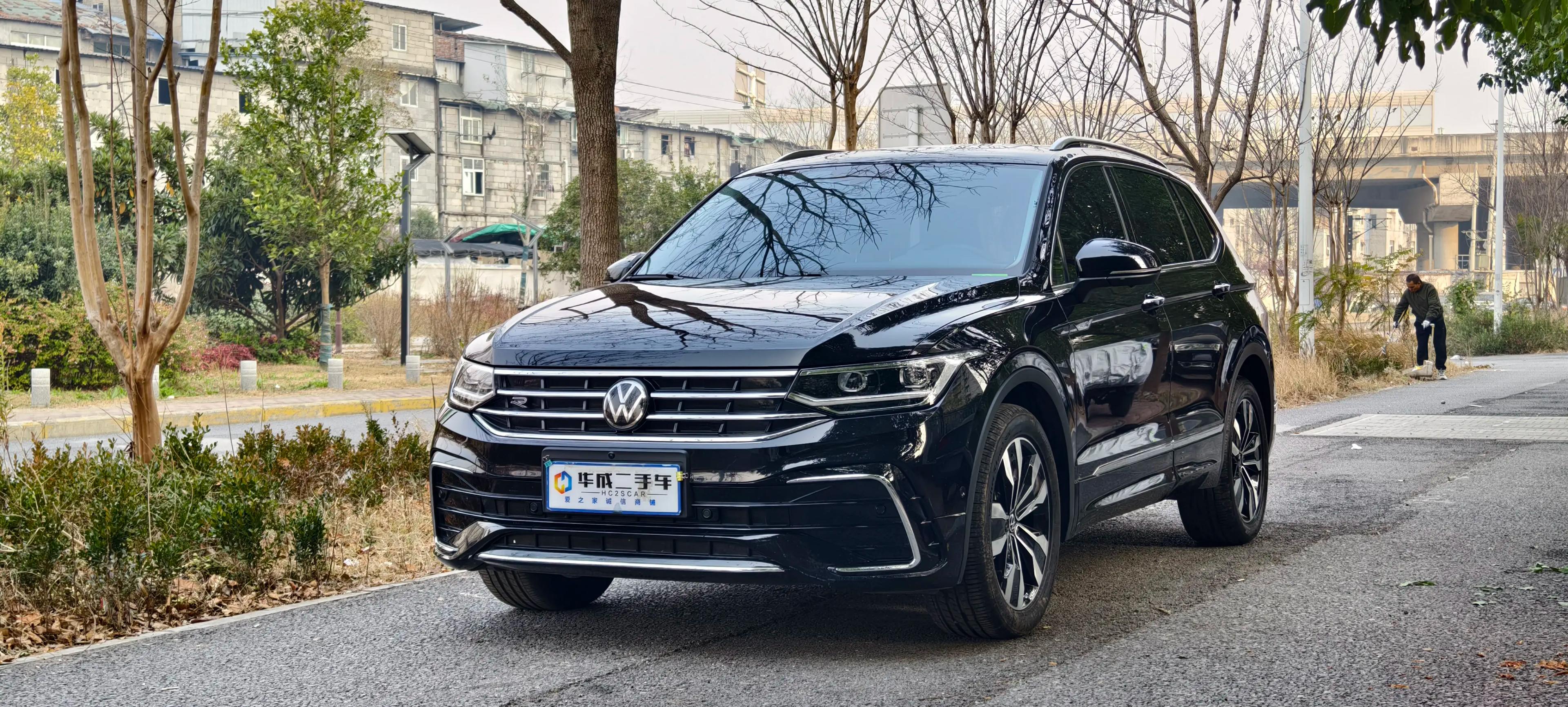 Volkswagen Tiguan L 2024 г. 8099 км.