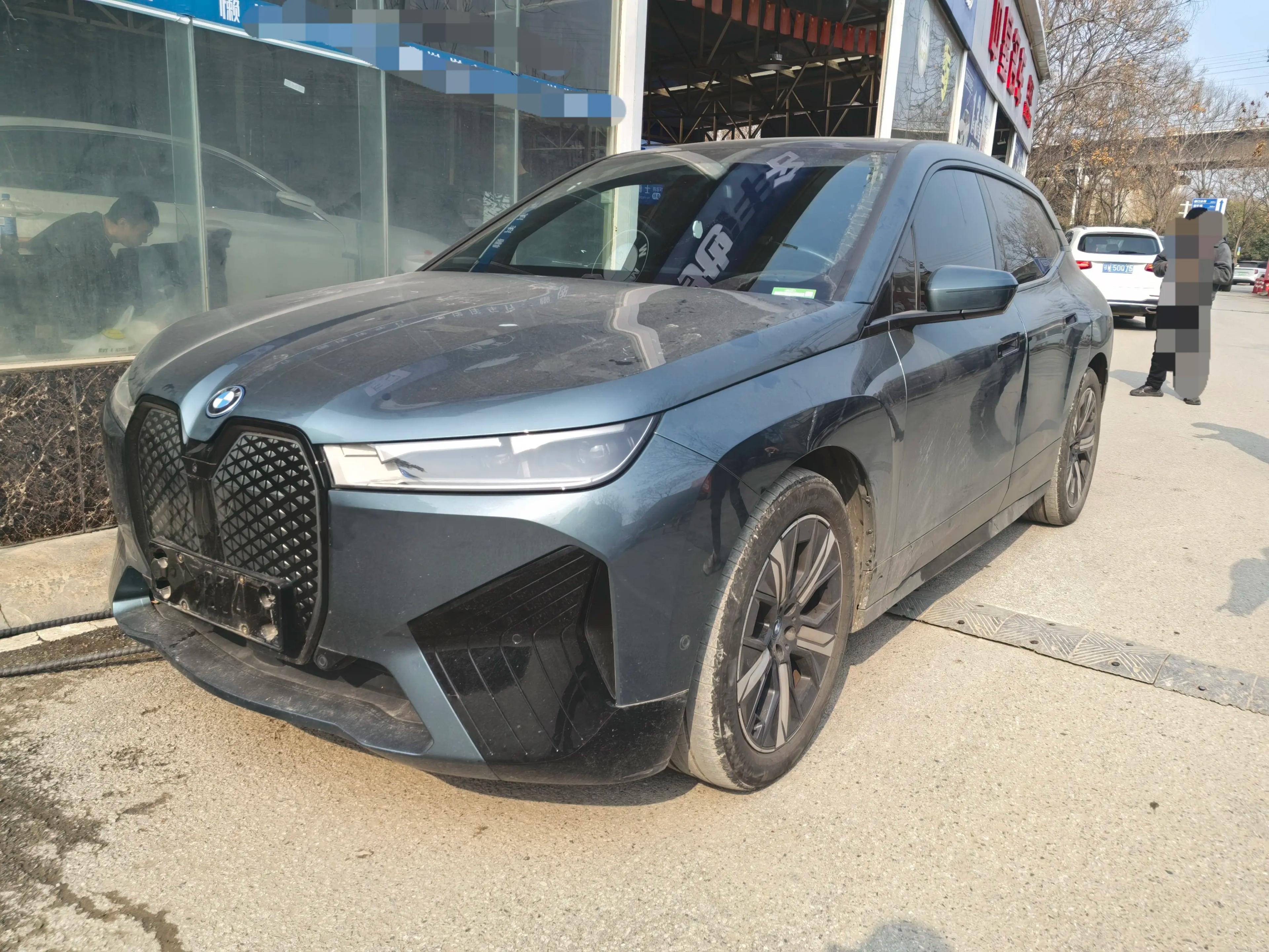 BMW iX 2023 г. 71131 км.