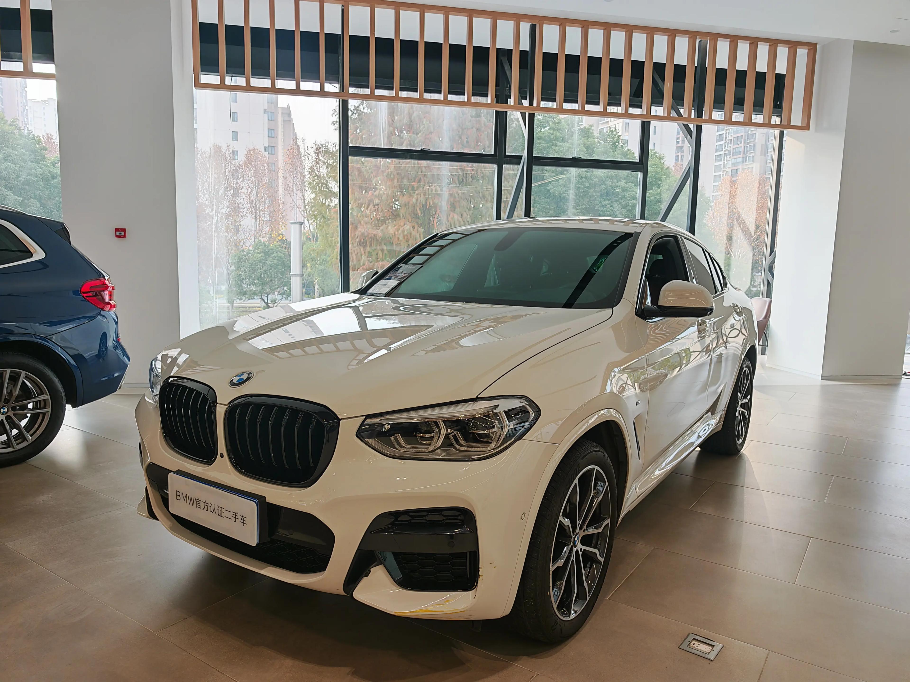 BMW X4 2021 г. 25082 км.
