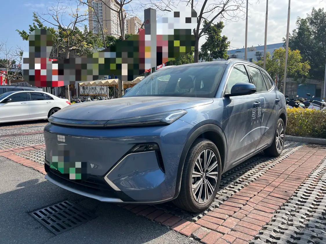 Geely Galaxy Starship 7 EM-i 2024 г. 9016 км.