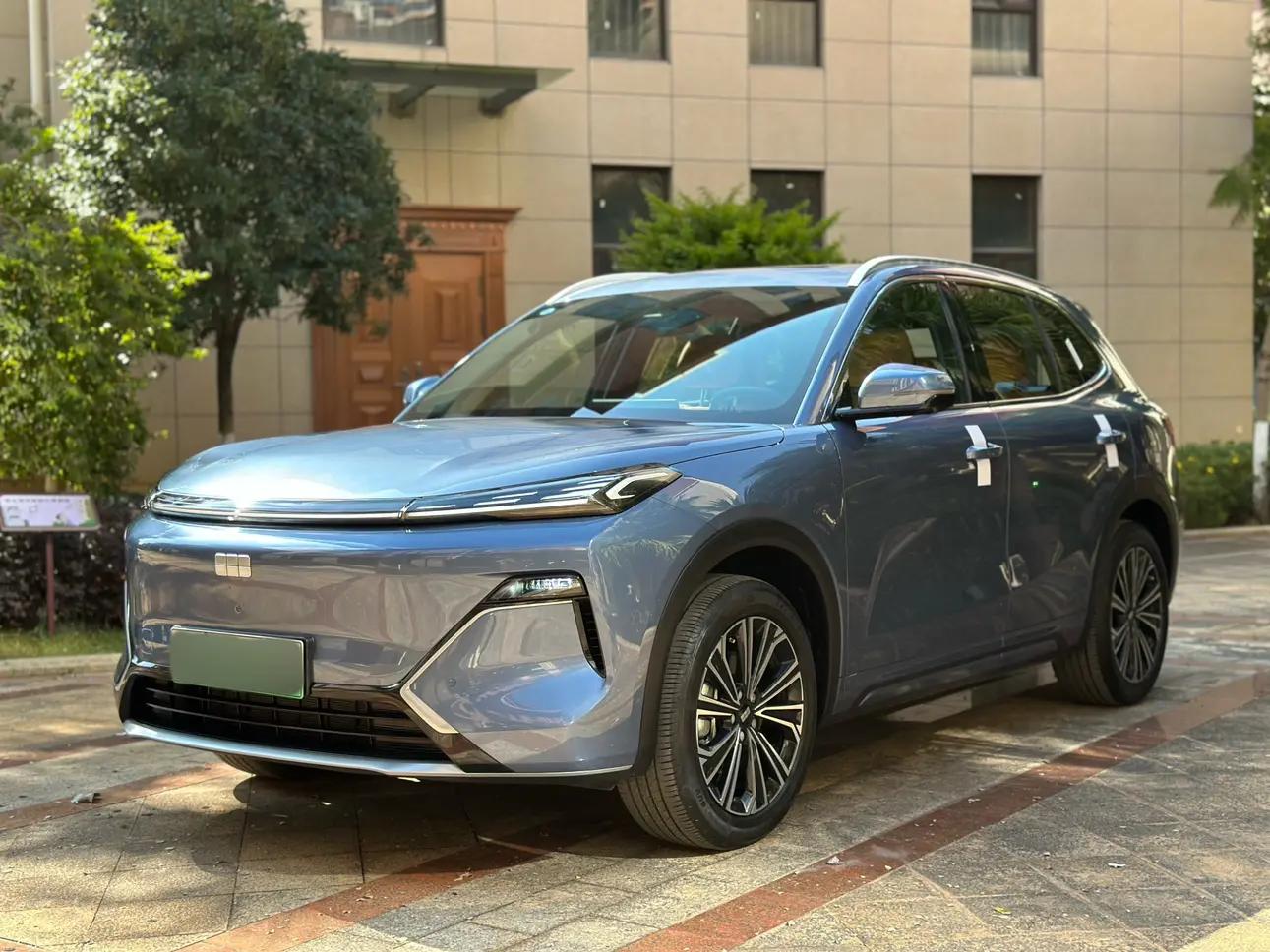 Geely Galaxy Starship 7 EM-i 2025 г. 4514 км.