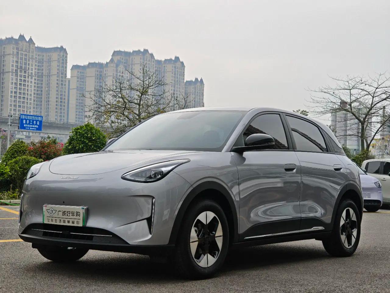 Geely Galaxy E8 AT (272 л.с.) 2025 г. 101 км