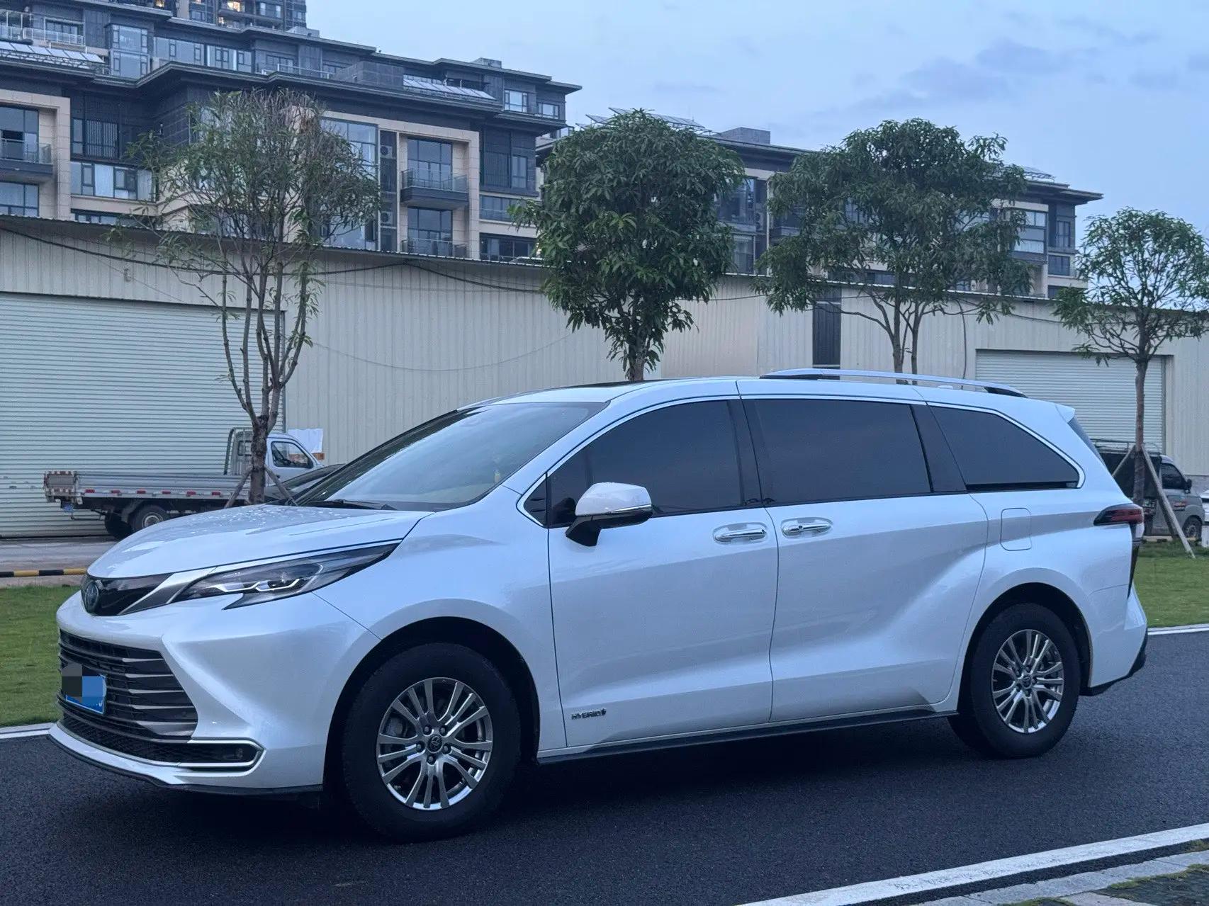 Toyota Sienna 2022 г. 70060 км.