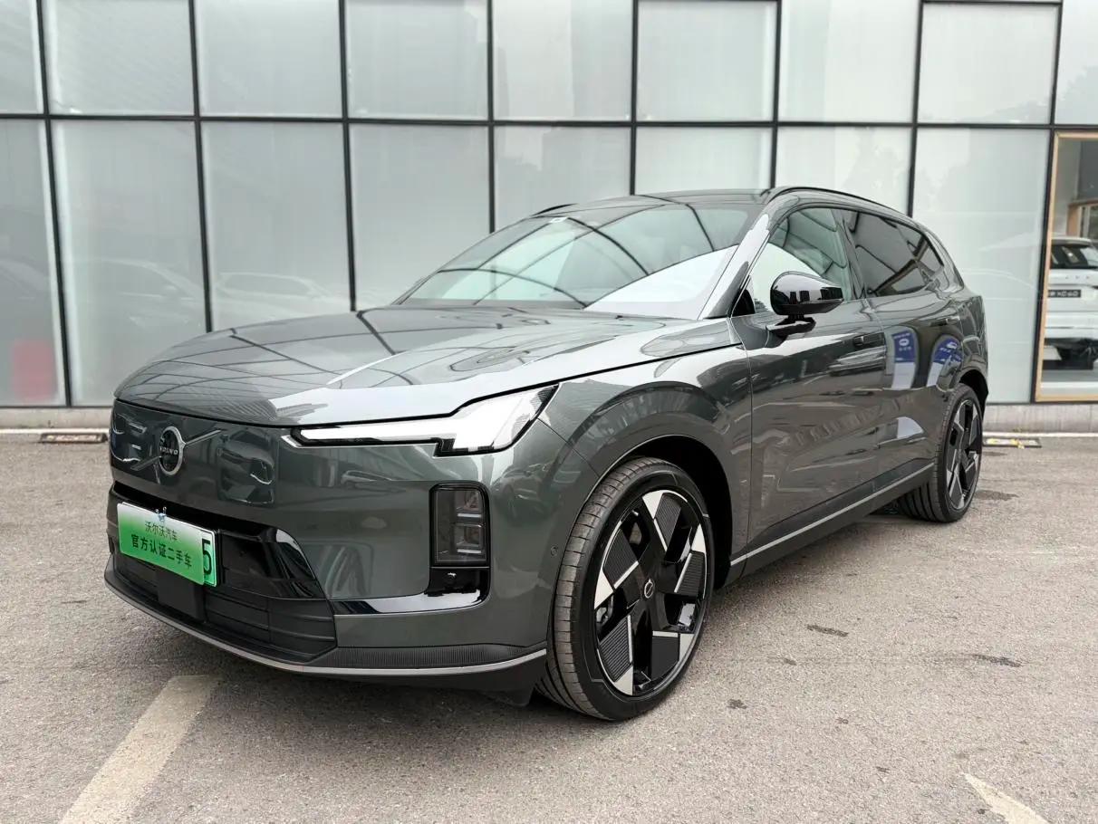 Volvo XC70 2025 г. 2578 км.