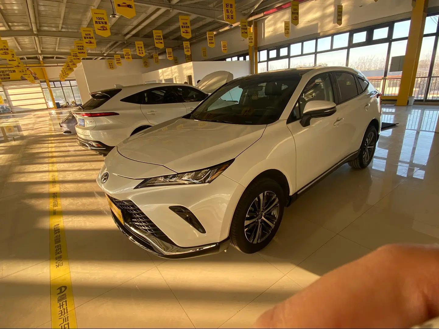 Toyota Venza 2024 г. 16384 км.