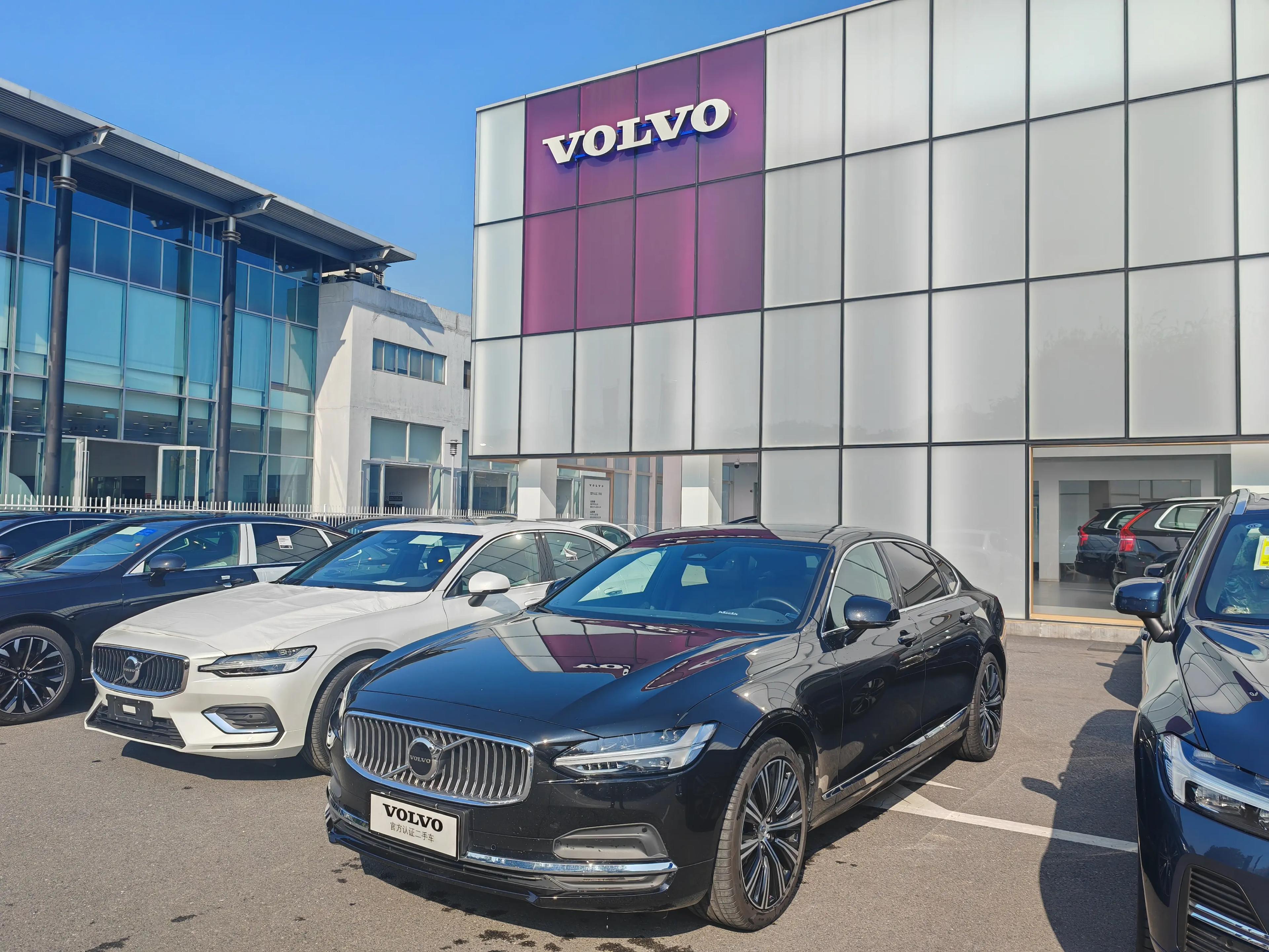 Volvo S90 2025 г. 9119 км.