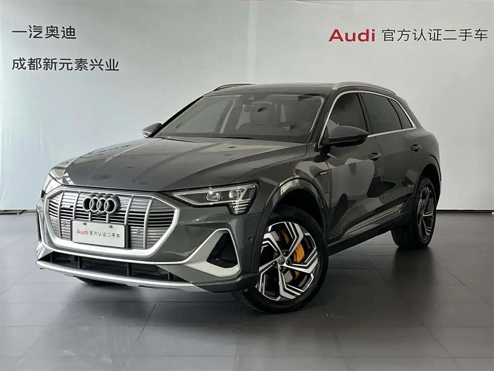 Audi e-tron 2021 г. 15634 км.
