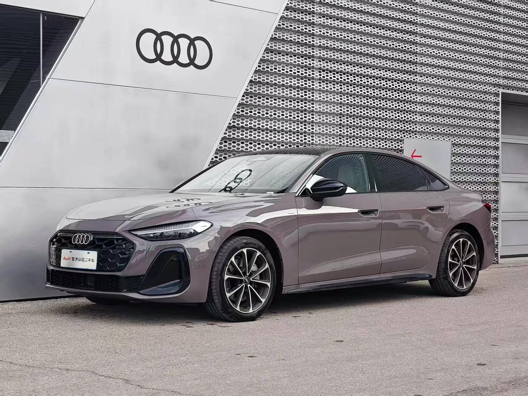 Audi A5L 2025 г. 4045 км.