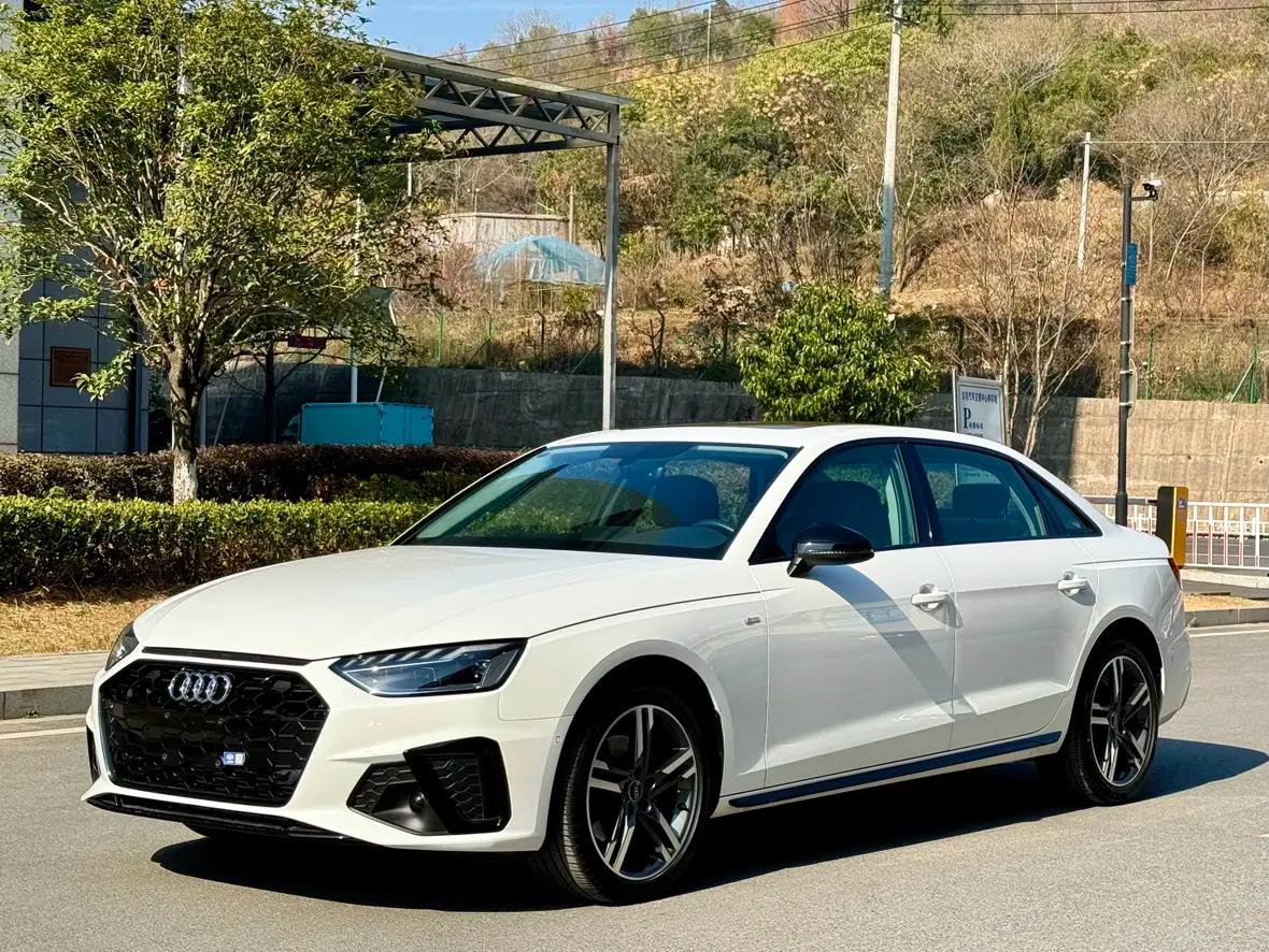 Audi A4L 2023 г. 8122 км.