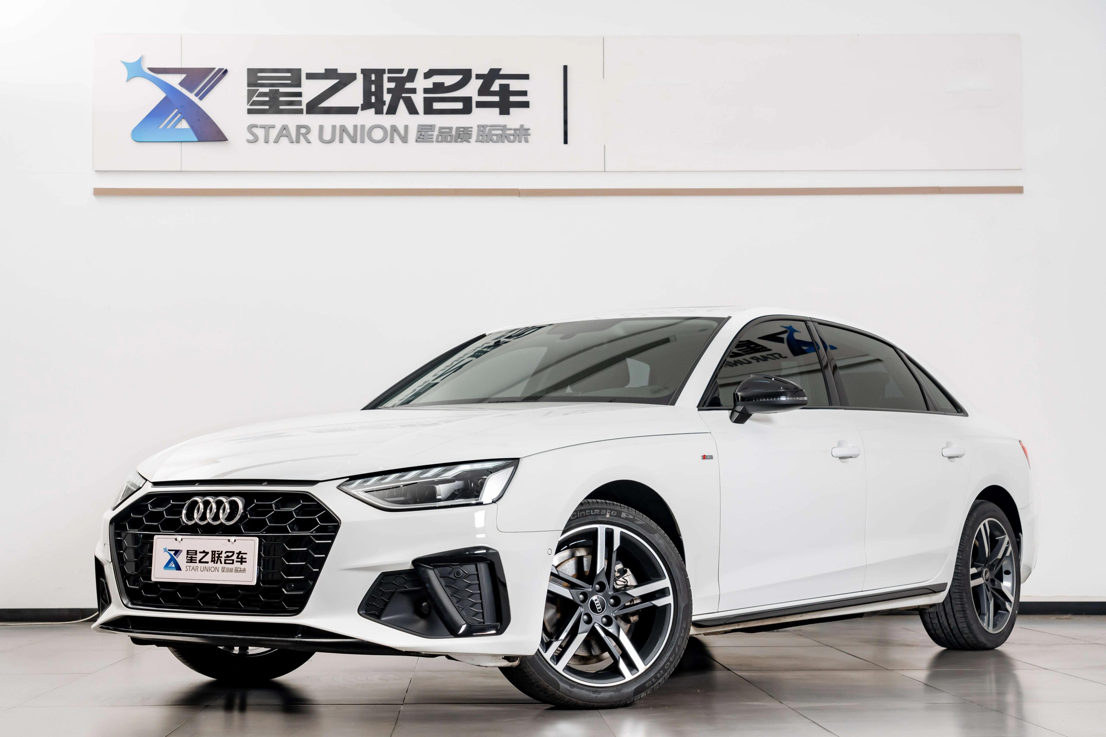 Audi A4L 2022 г. 41911 км.