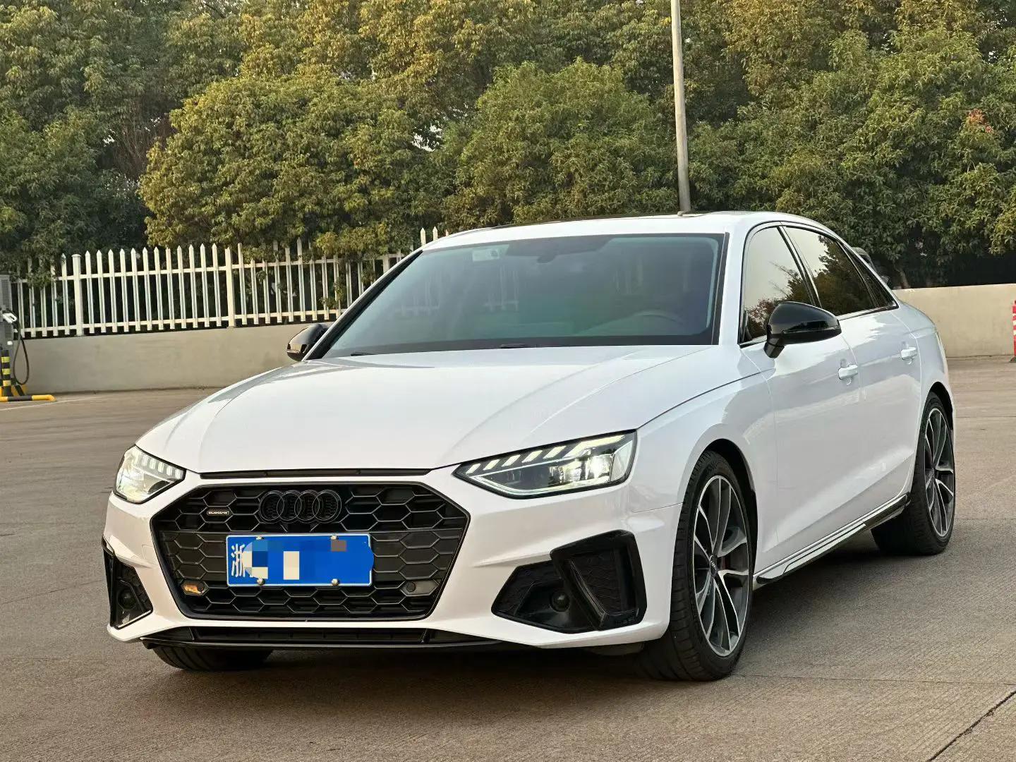 Audi A4L 2022 г. 70095 км.