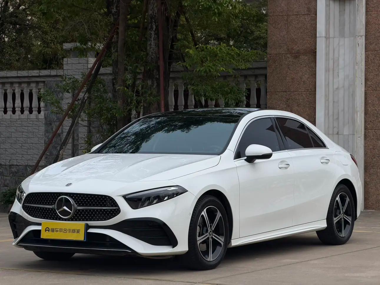 Mercedes-Benz Mercedes Benz A Class 2024 г. 21115 км.