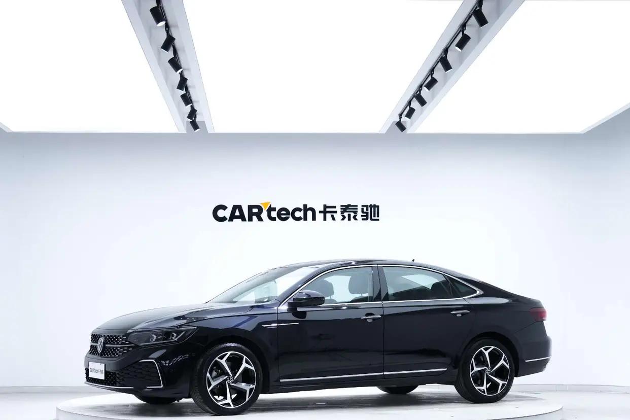 Volkswagen Passat 2023 г. 41529 км.