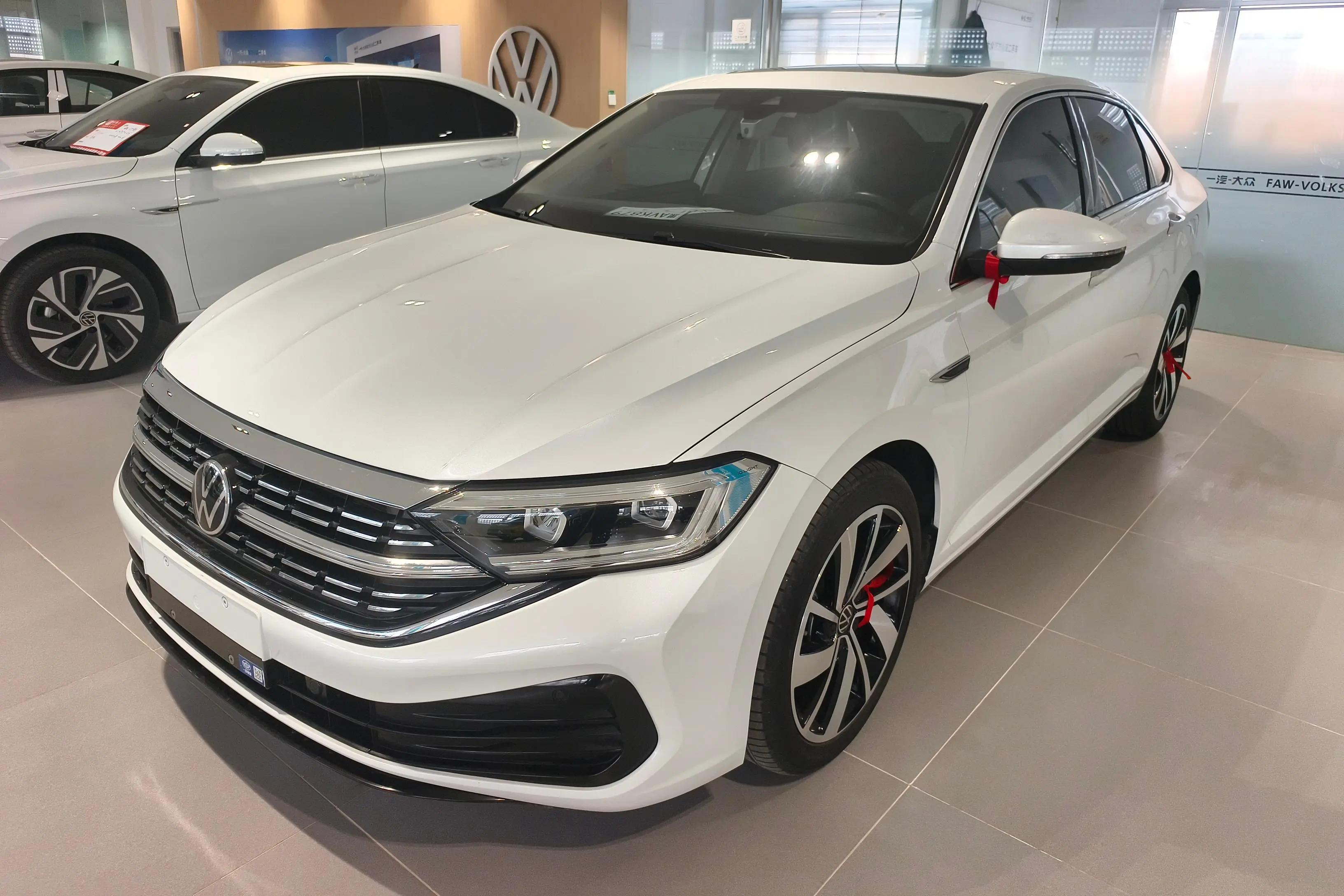 Volkswagen Sagitar 2023 г. 45118 км.