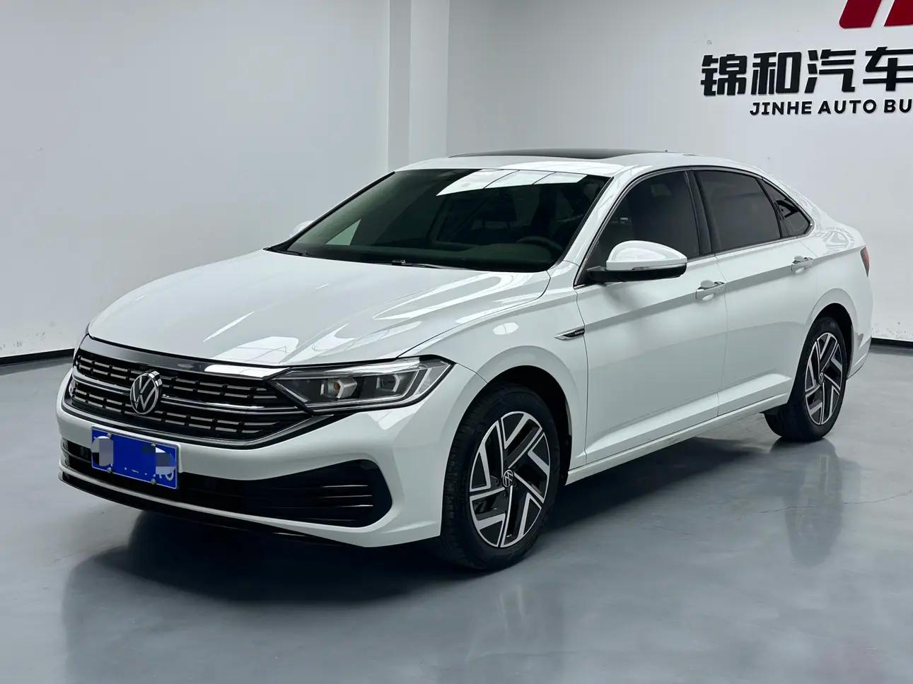 Volkswagen Sagitar 2022 г. 42619 км.