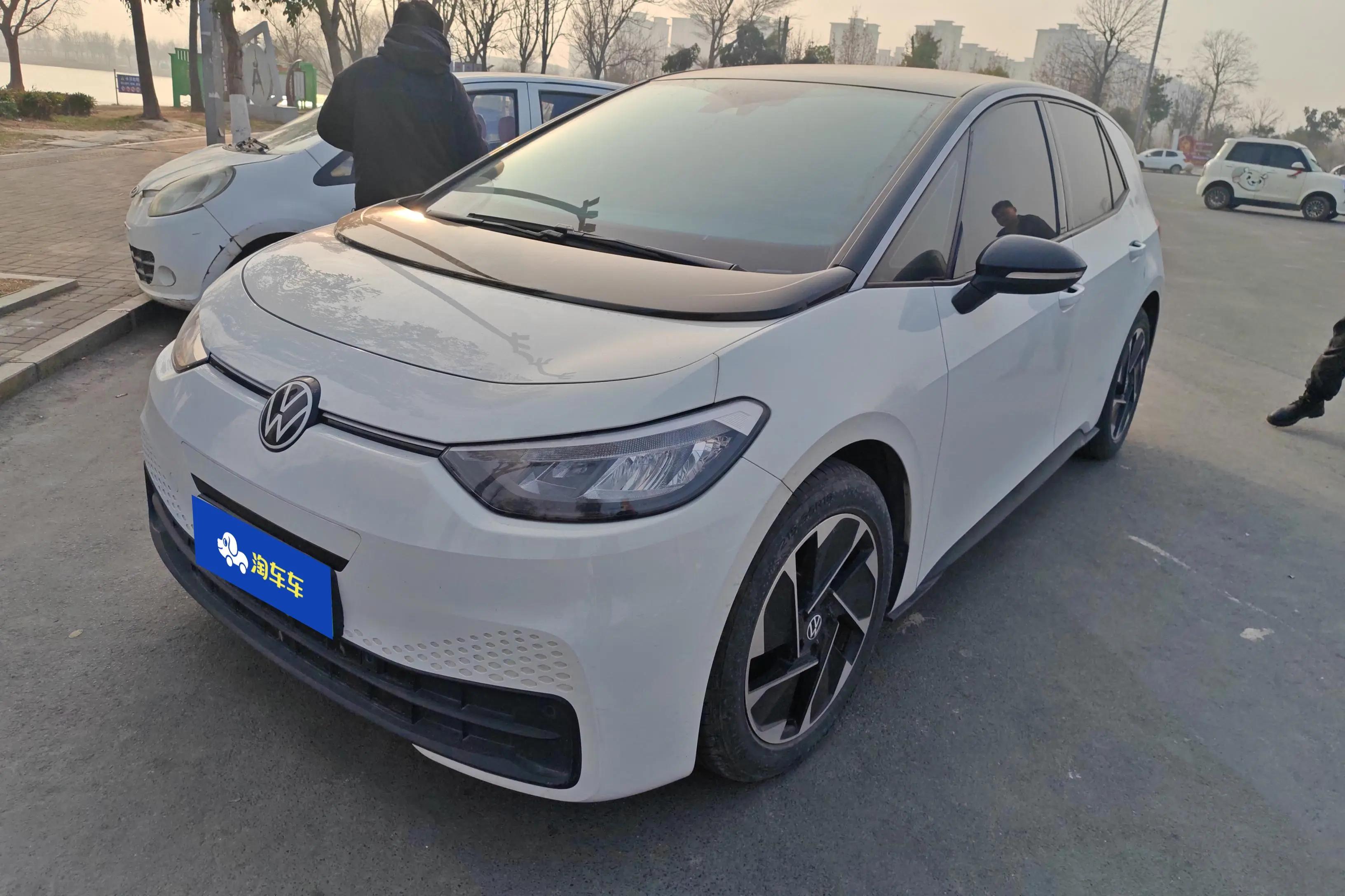 Volkswagen ID.3 2024 г. 20617 км.