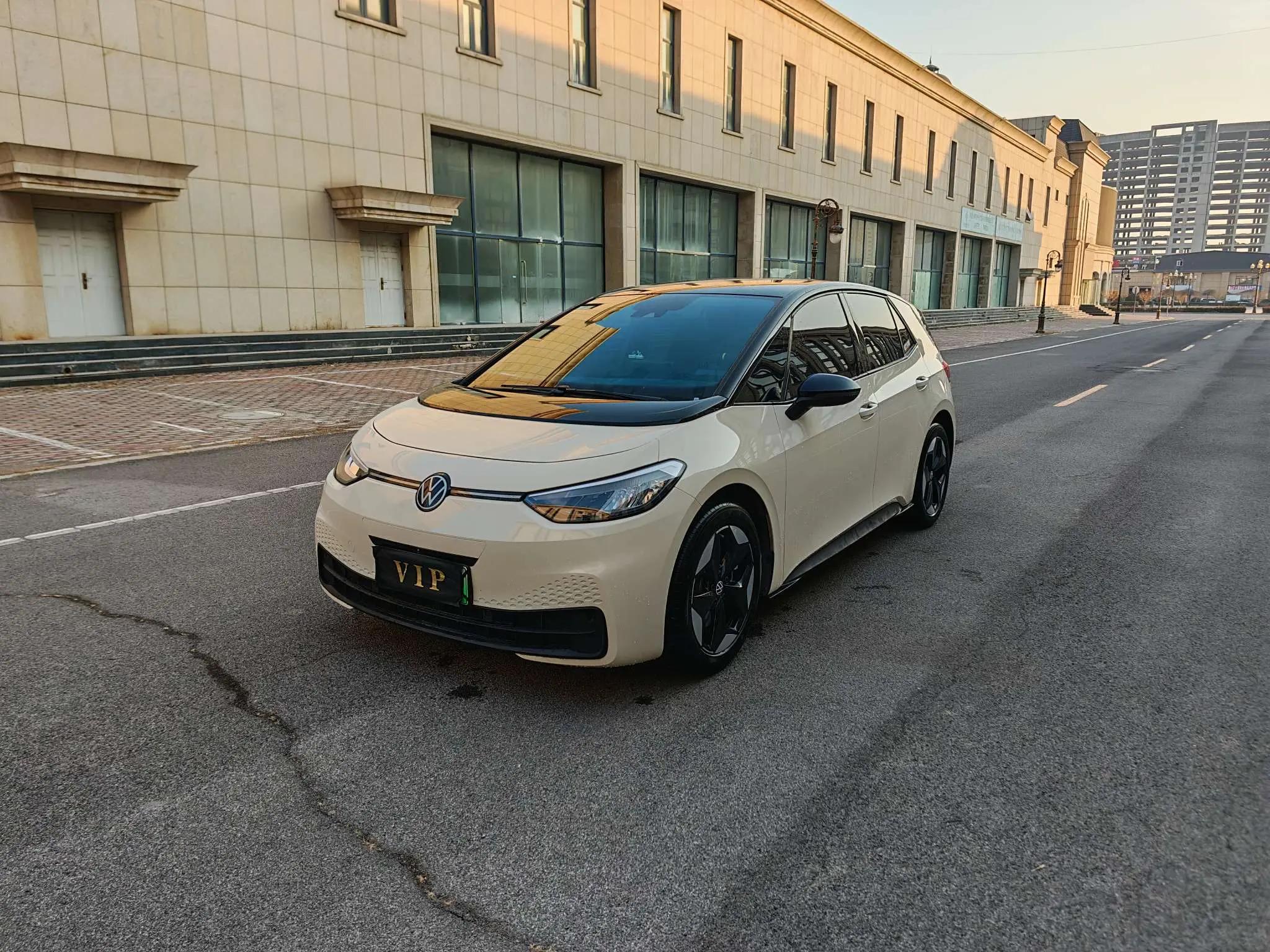 Volkswagen ID.3 2025 г. 7518 км.