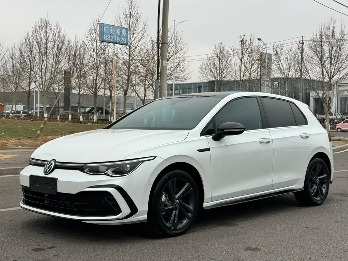 Volkswagen Golf 2023 г. 8088 км.