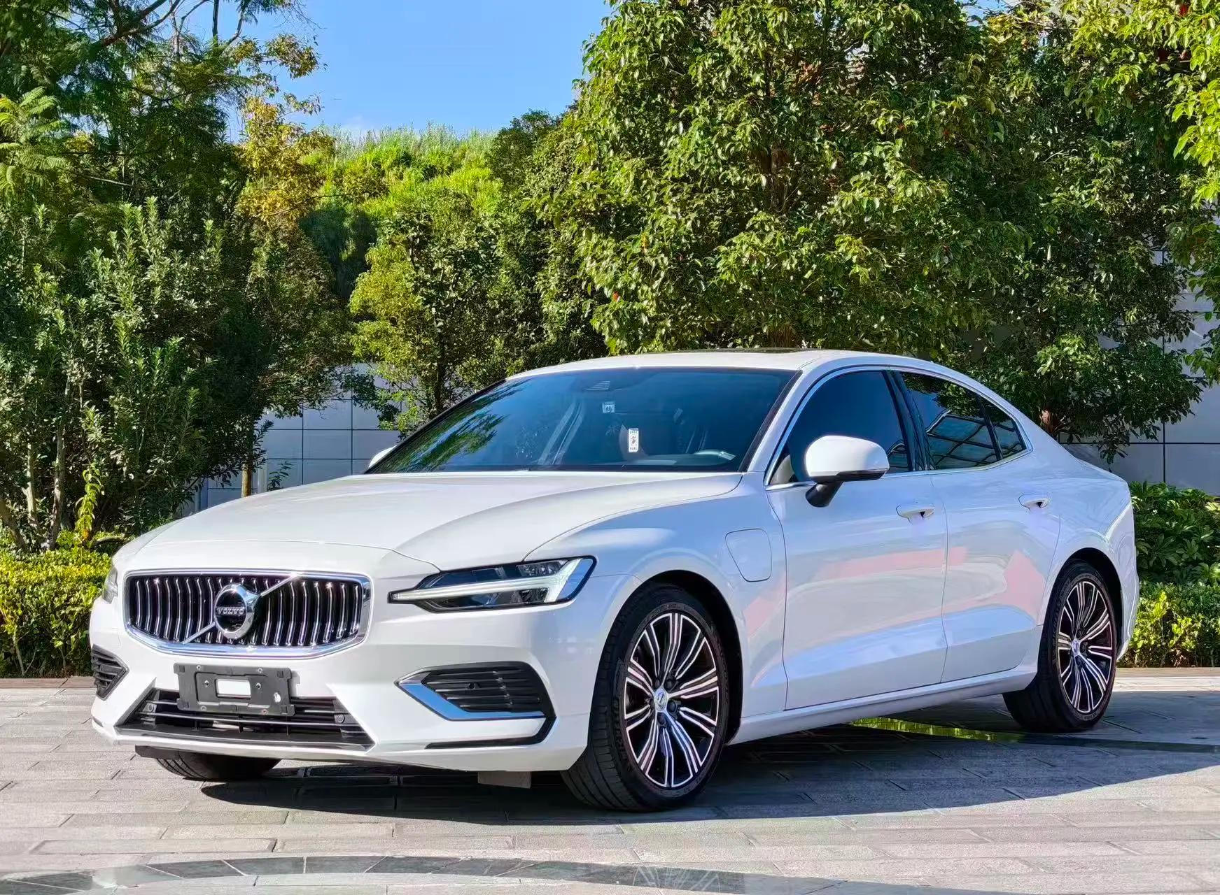 Volvo S60 PHEV 2022 г. 32106 км.