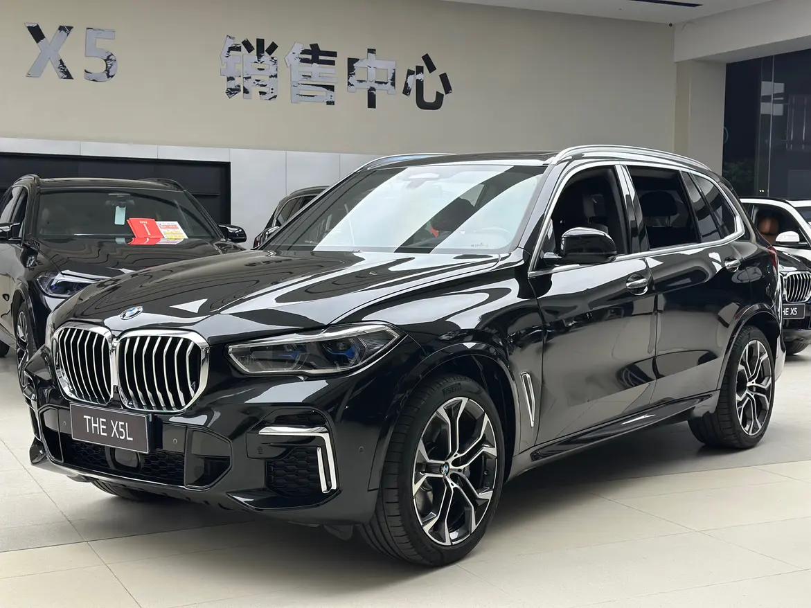 BMW X5 2023 г. 72143 км.