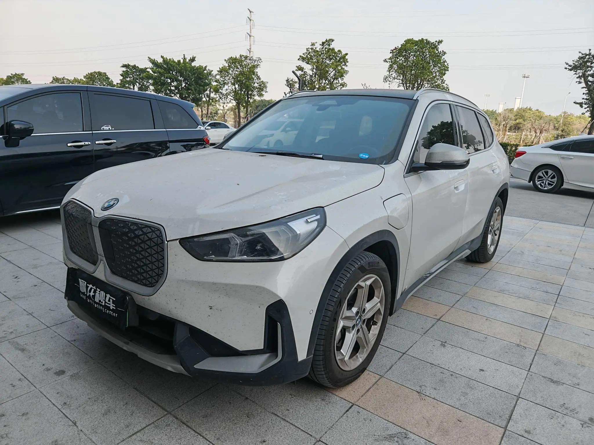 BMW iX1 2024 г. 30993 км.