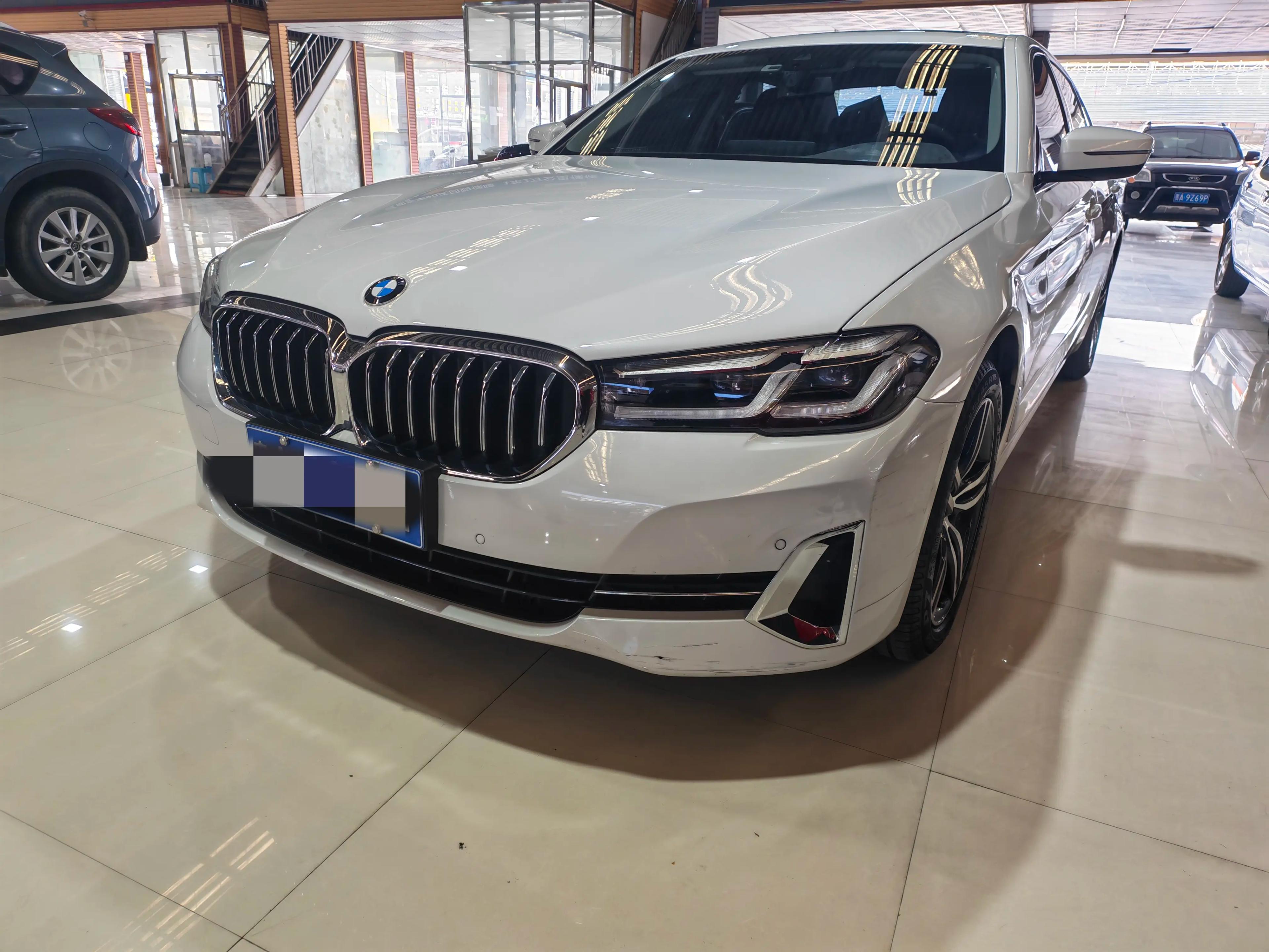 BMW 5 Series 2022 г. 65090 км.