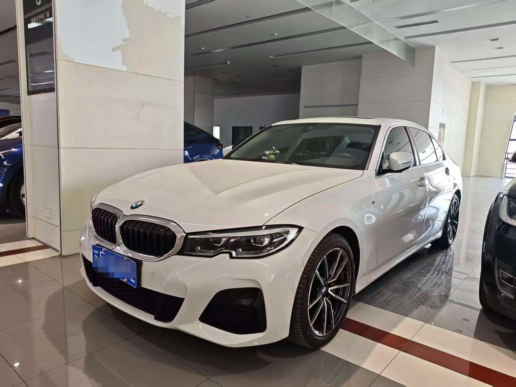 BMW 3 Series 2022 г. 29038 км.