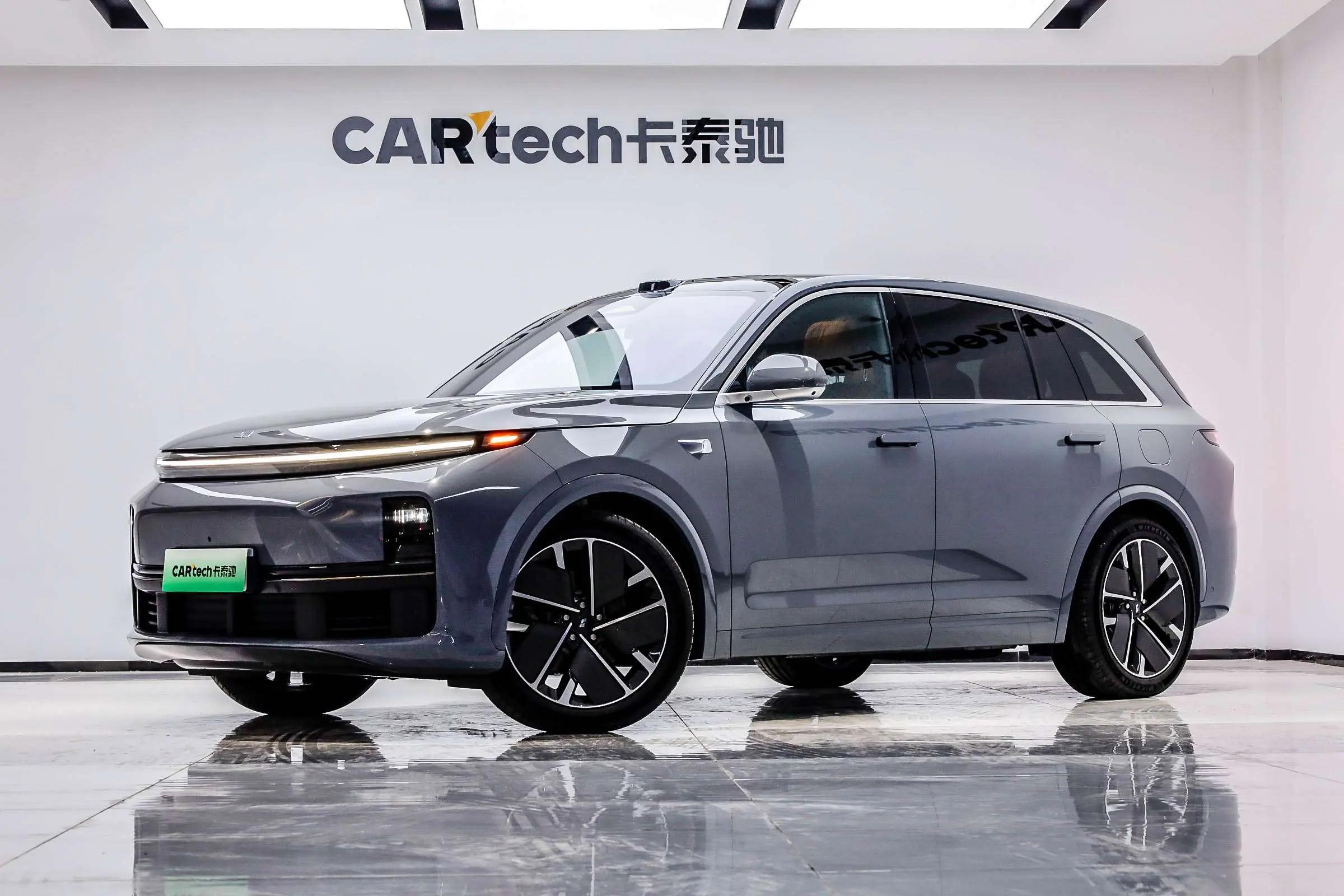 Lixiang L7 2025 г. 3420 км.