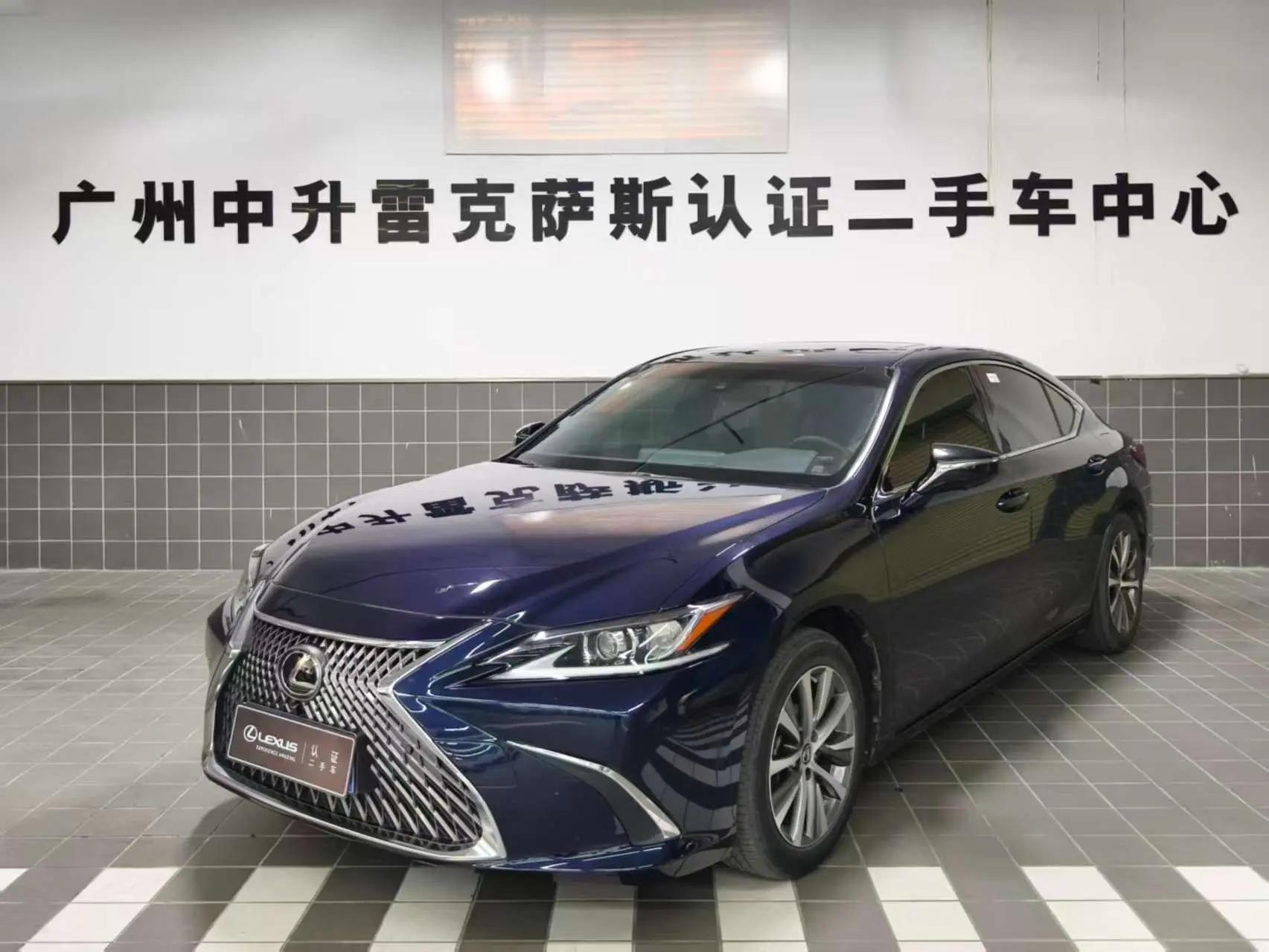 Lexus ES 2021 г. 84131 км.