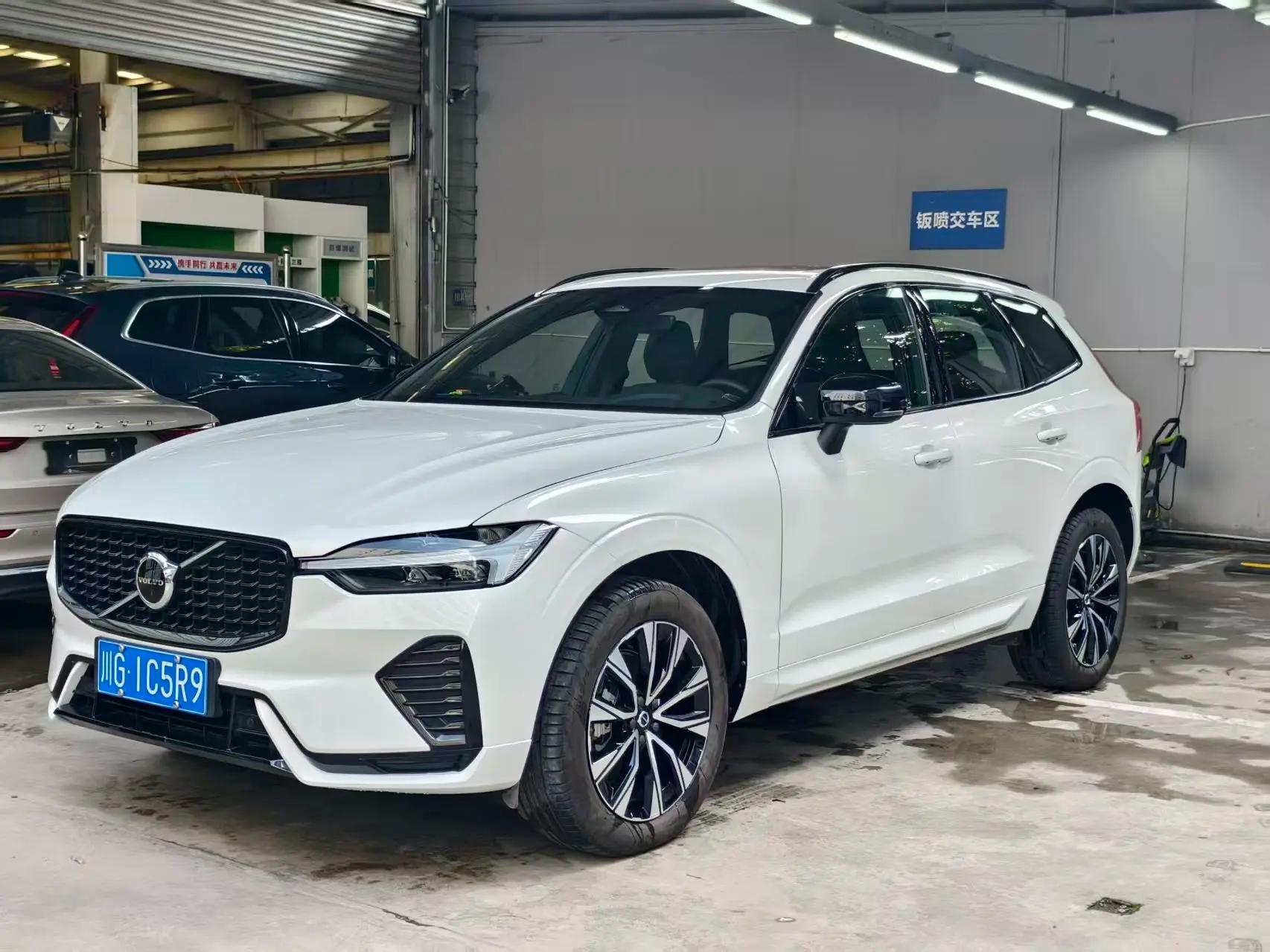 Volvo XC60 2025 г. 19097 км.