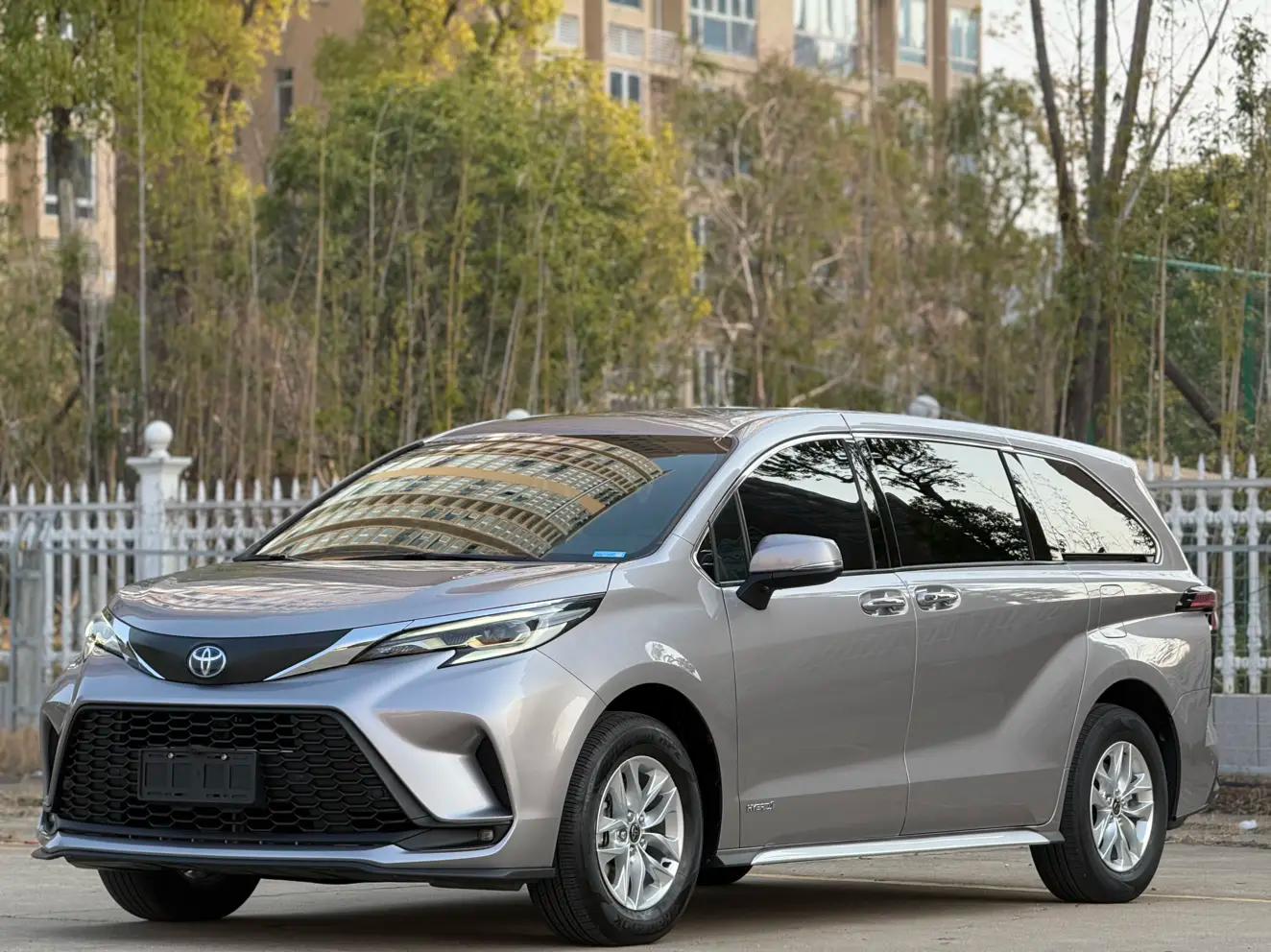 Toyota Granvia 2024 г. 70009 км.