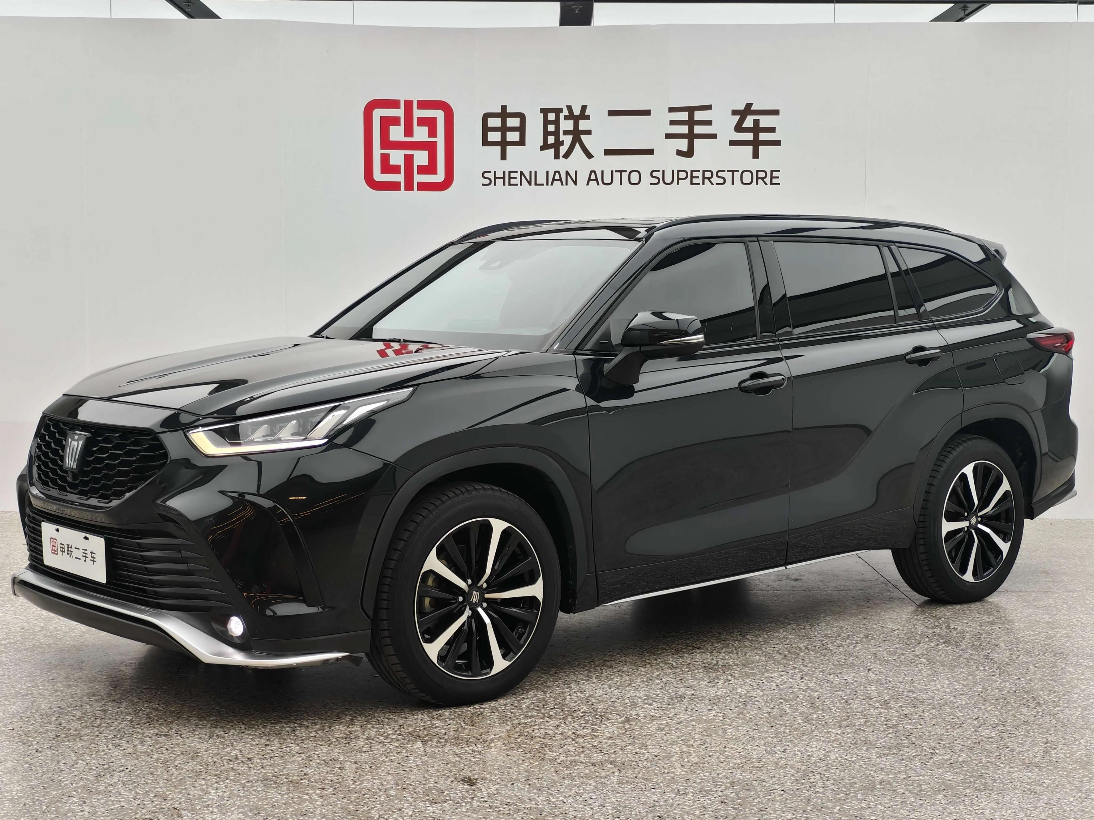 Toyota Crown Kluger 2024 г. 78004 км.