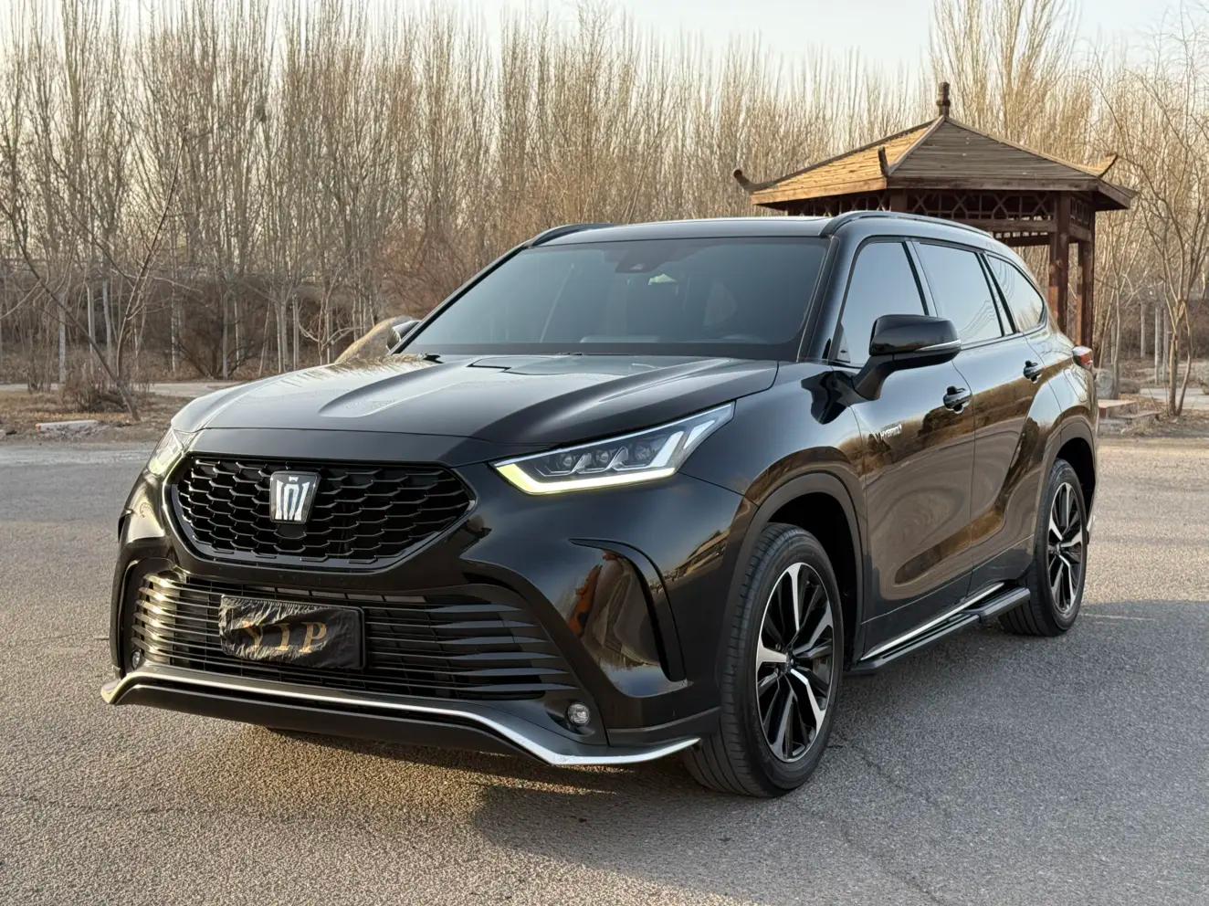 Toyota Crown Kluger 2024 г. 42605 км.