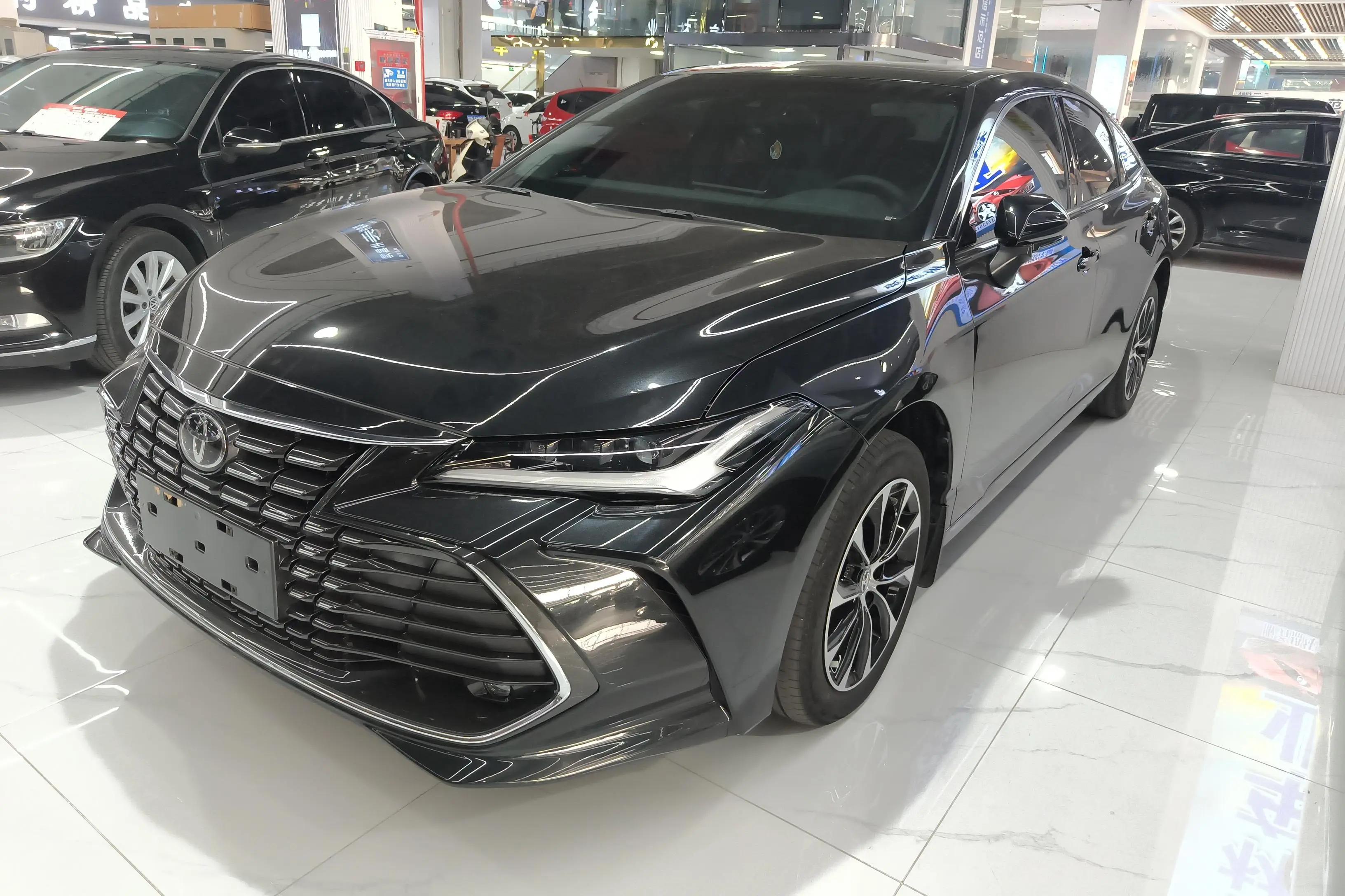 Toyota Avalon 2024 г. 35110 км.