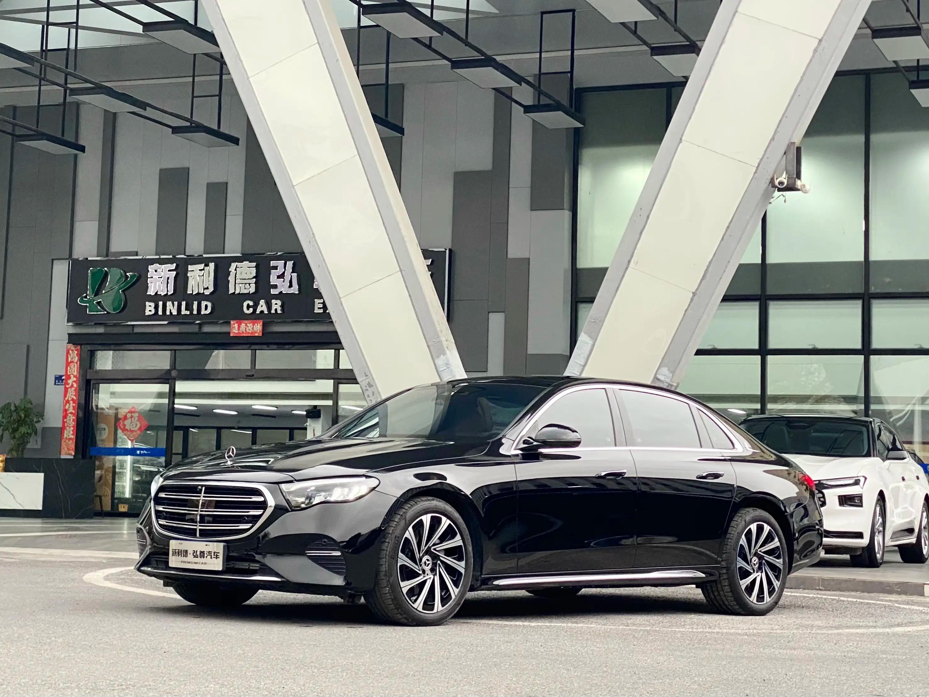 Mercedes-Benz E-Class 2025 г. 16069 км.