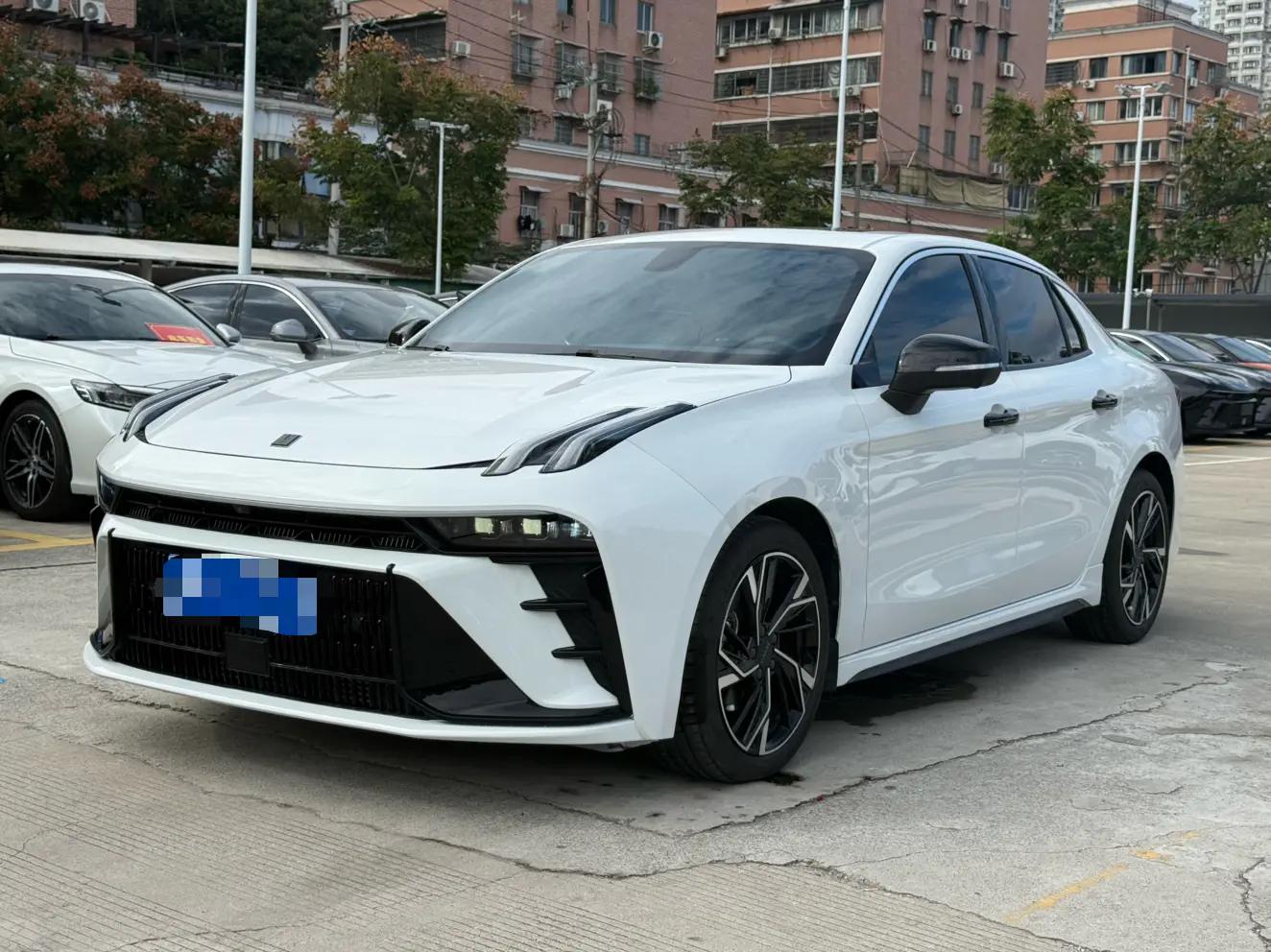 Lynk & Co 03 2024 г. 10098 км.