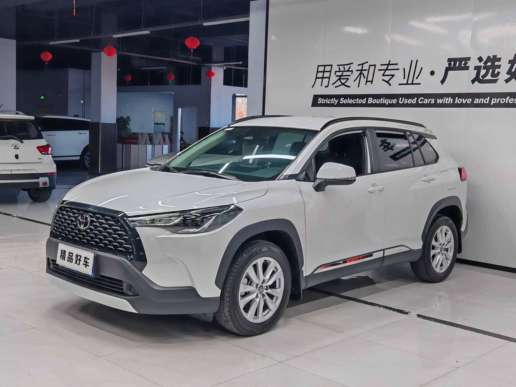 Toyota Corolla Cross 2024 г. 6118 км.