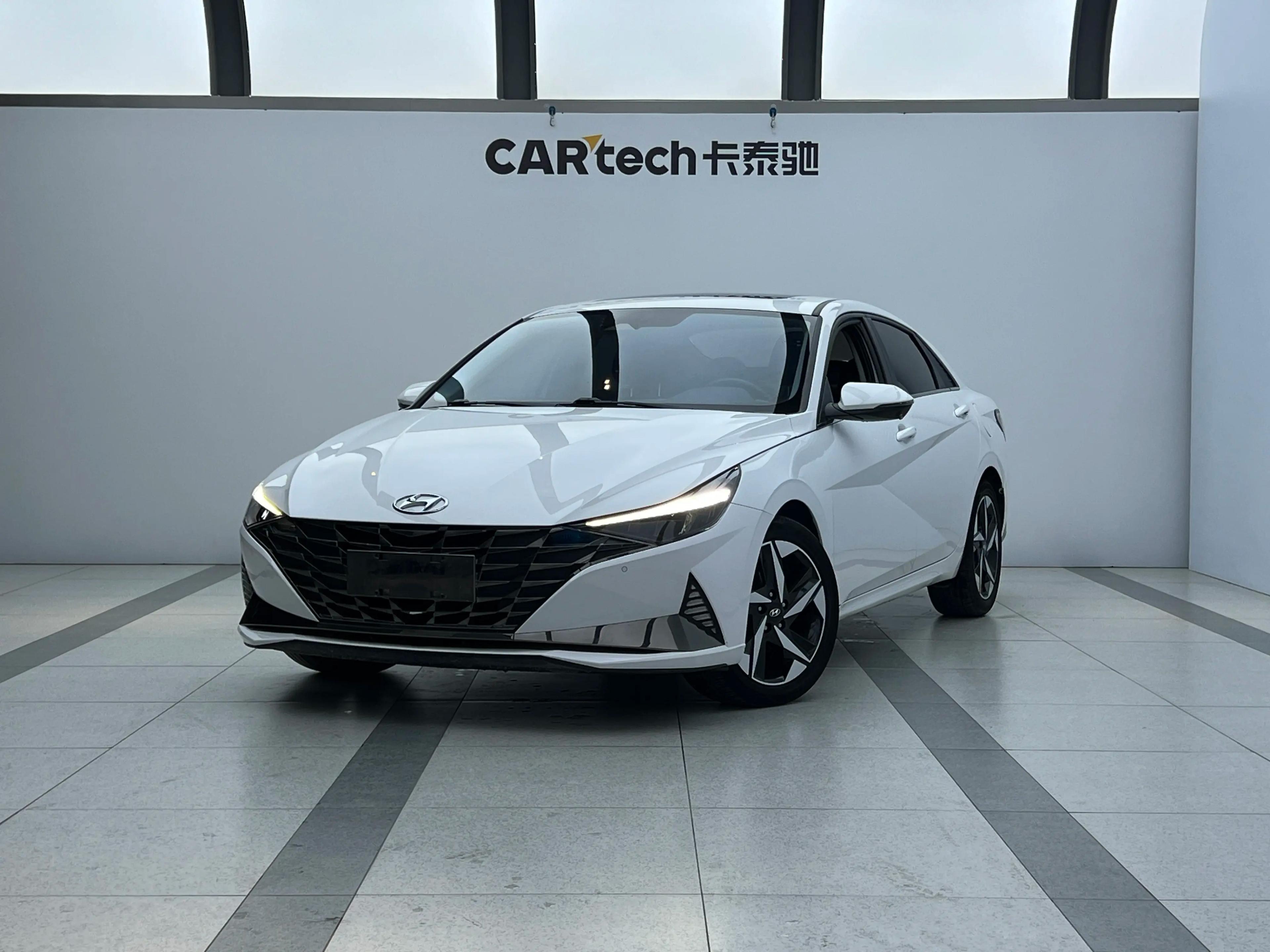 Hyundai Elantra 2023 г. 36014 км.