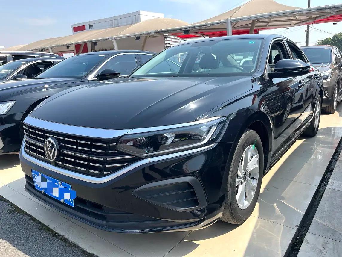 Volkswagen Passat 2023 г. 70098 км.