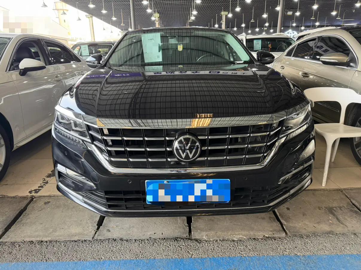 Volkswagen Passat 2022 г. 140100 км.