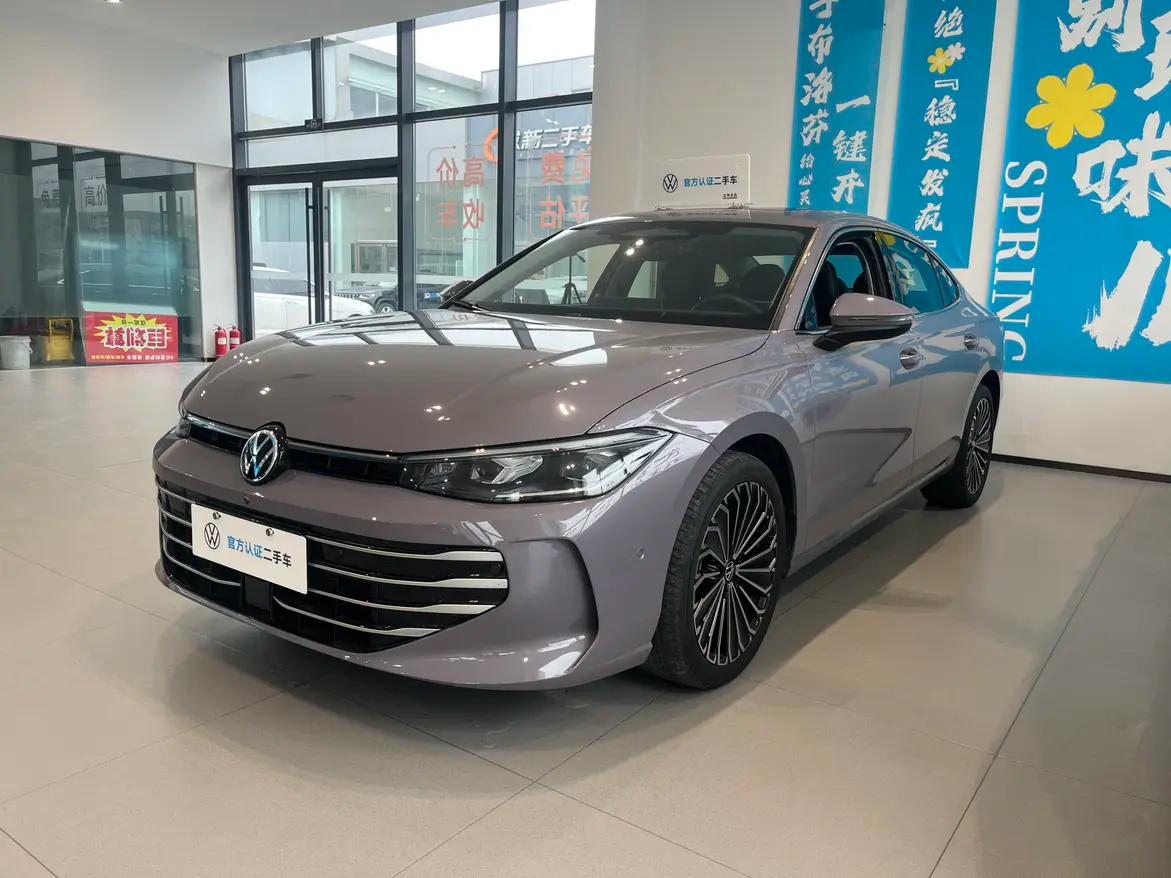 Volkswagen Passat 2025 г. 16105 км.