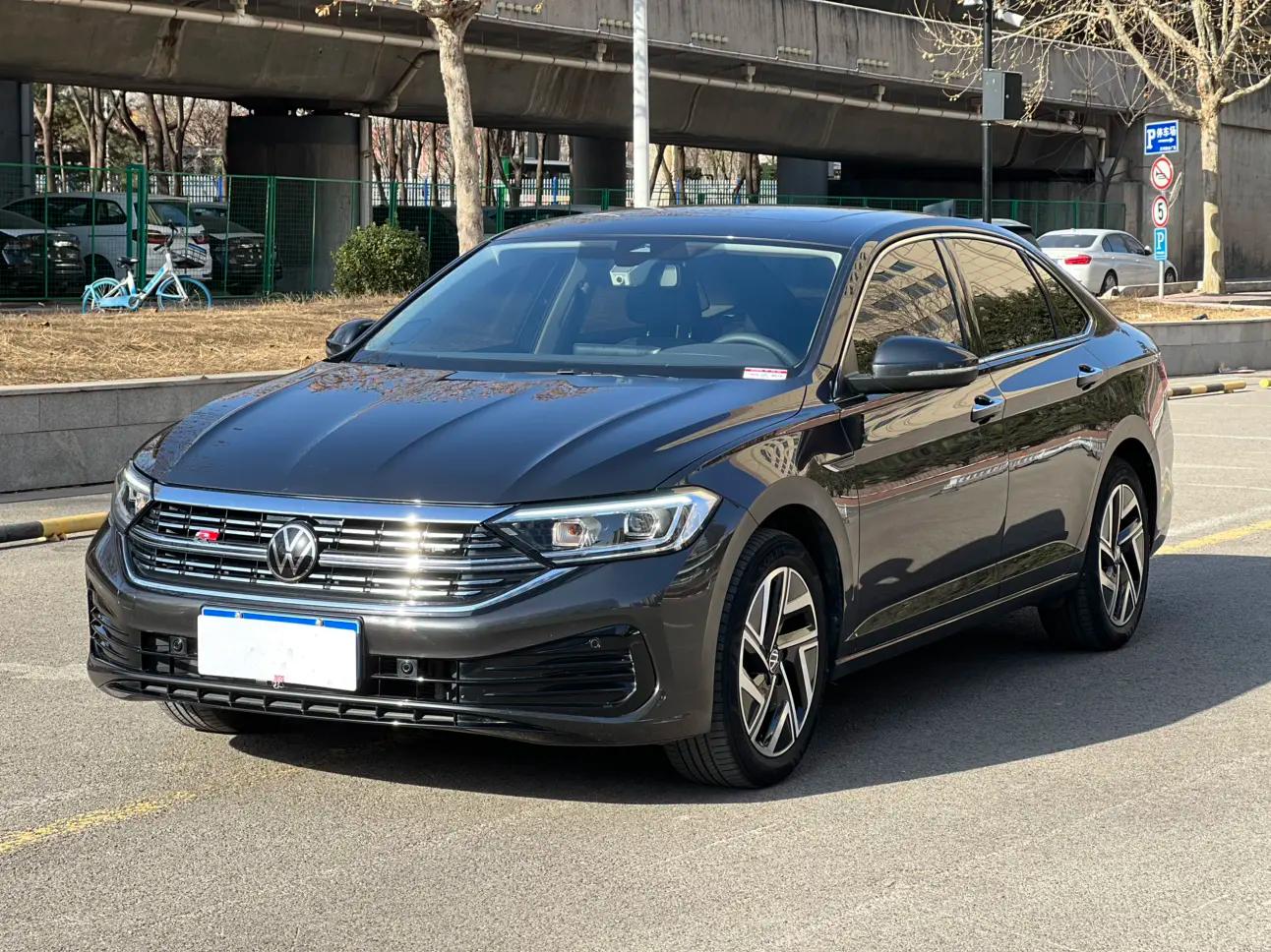 Volkswagen Sagitar 2023 г. 49042 км.