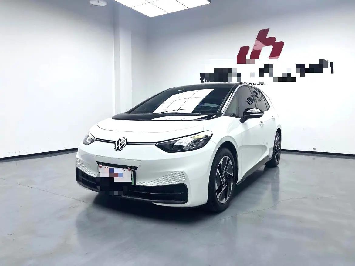 Volkswagen ID.3 2024 г. 24105 км.