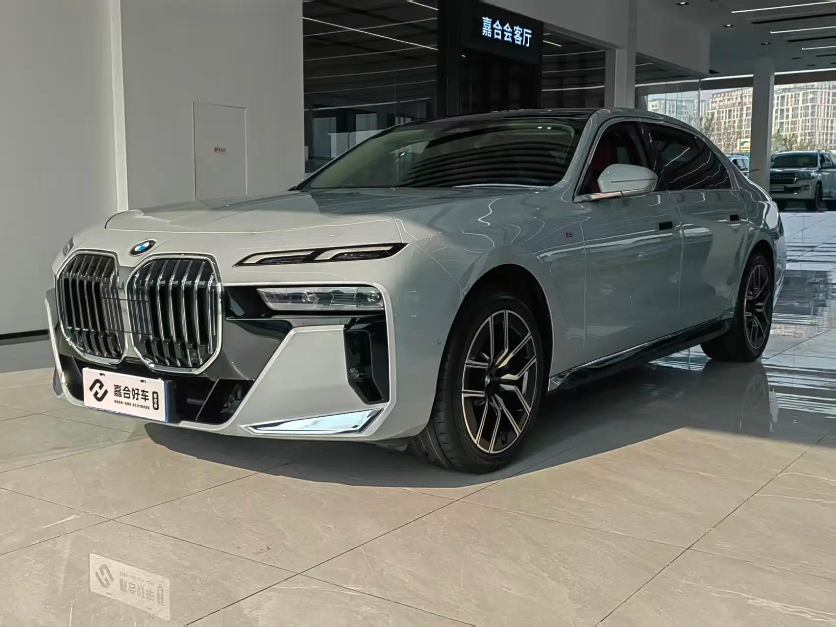 BMW 7 Series 2025 г. 9029 км.