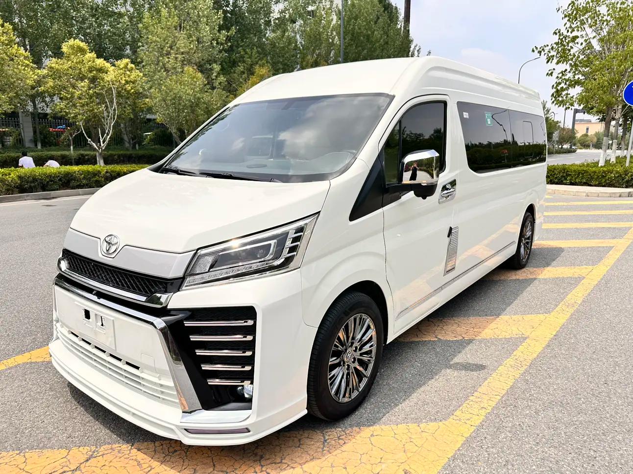 Toyota HiAce 2025 г. 5043 км.