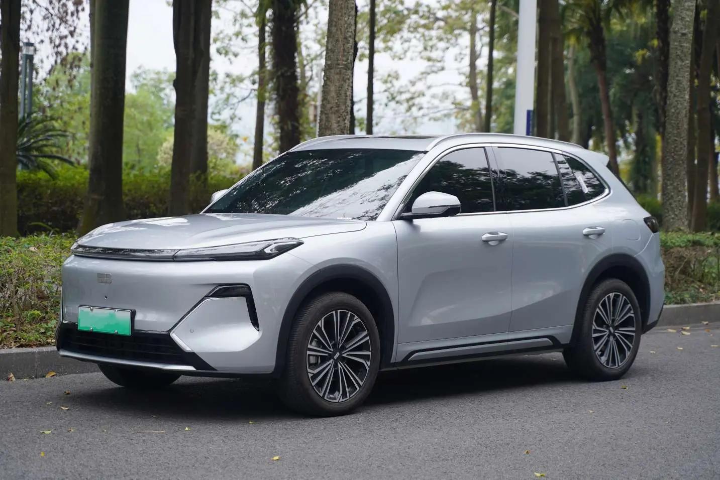 Geely Galaxy Starship 7 EM-i 2025 г. 2633 км.