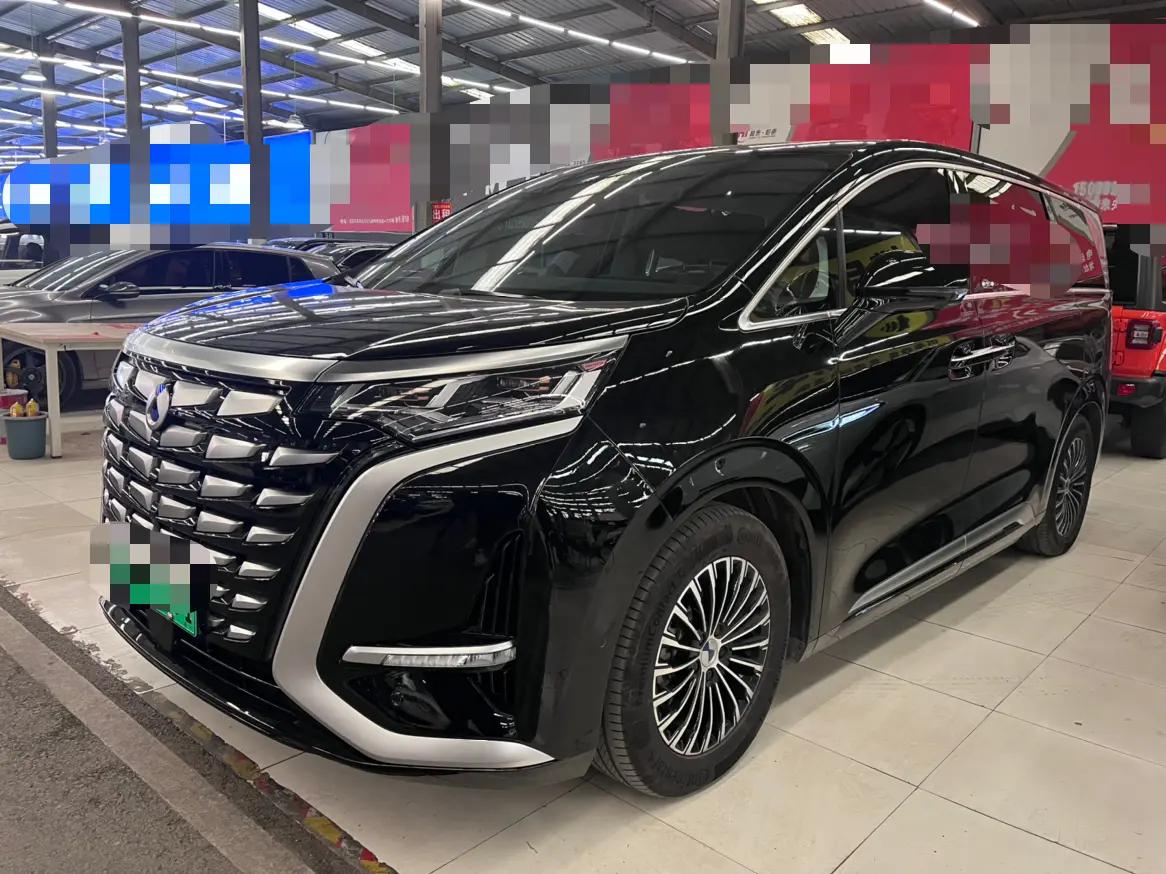 Denza D9 DM 2023 г. 24011 км.