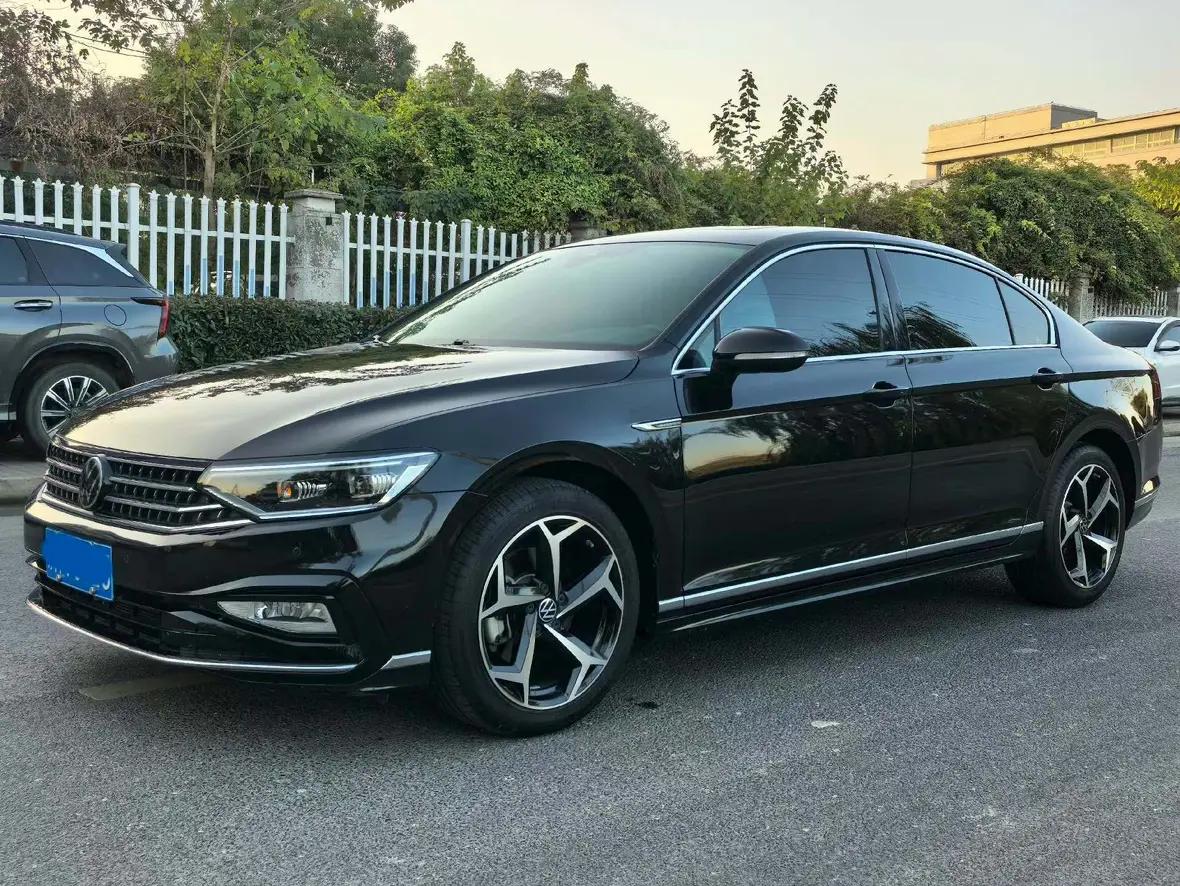 Volkswagen Magotan 2023 г. 36122 км.